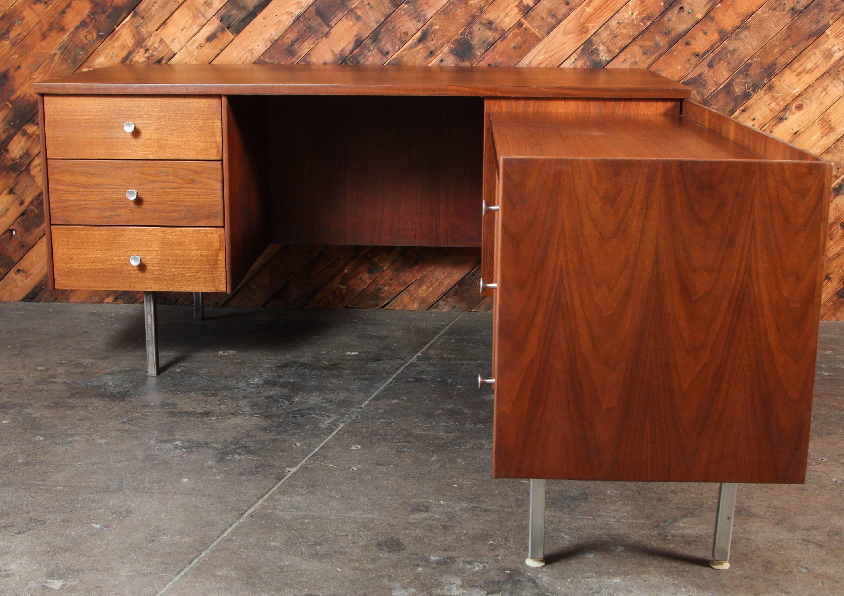 Rare Milo Baughman for Glenn of California Refinished Walnut Executive Desk 1