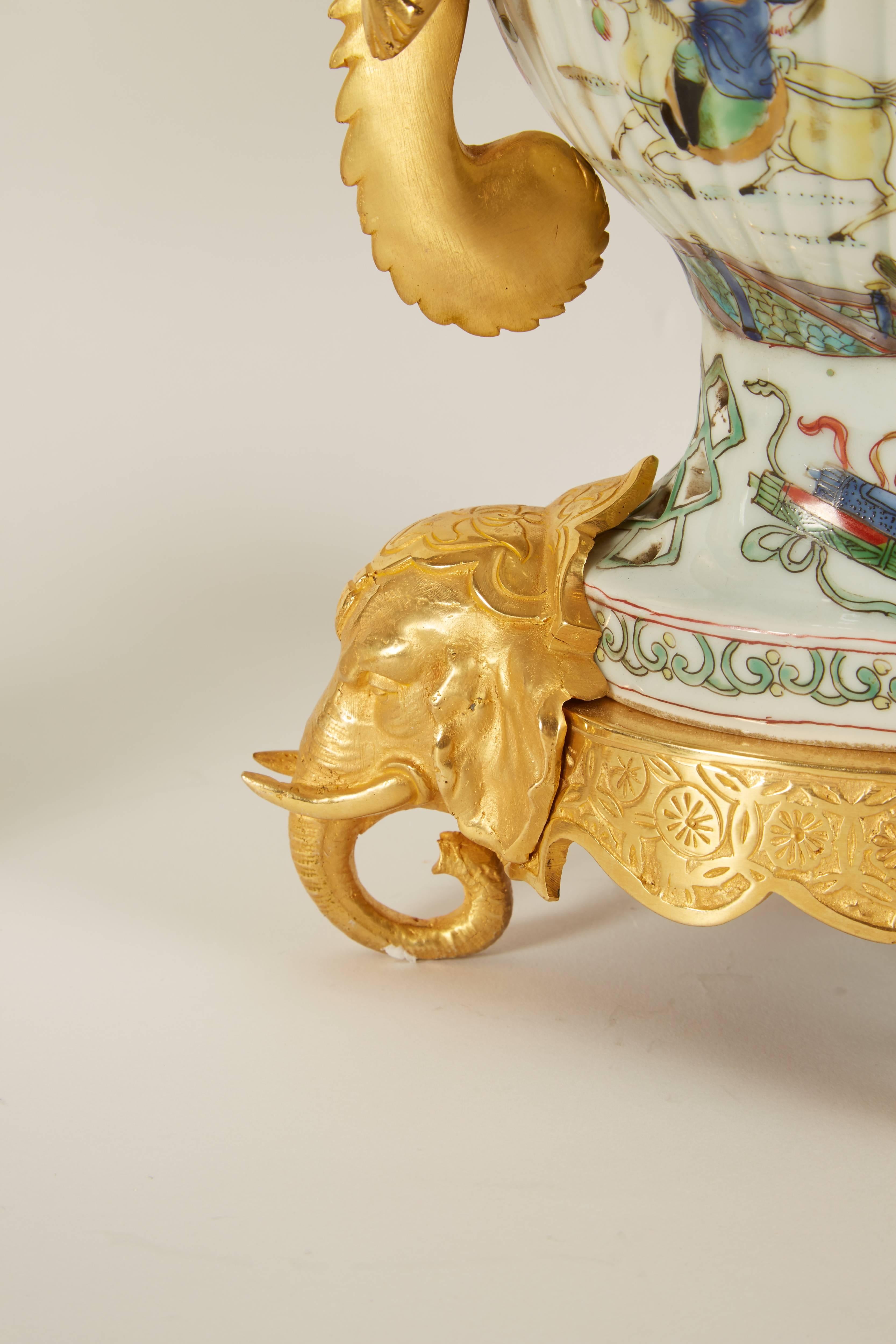 French Japonisme Ormolu-Mounted Chinese Famile Verte Porcelain Clock Garniture In Excellent Condition In New York, NY
