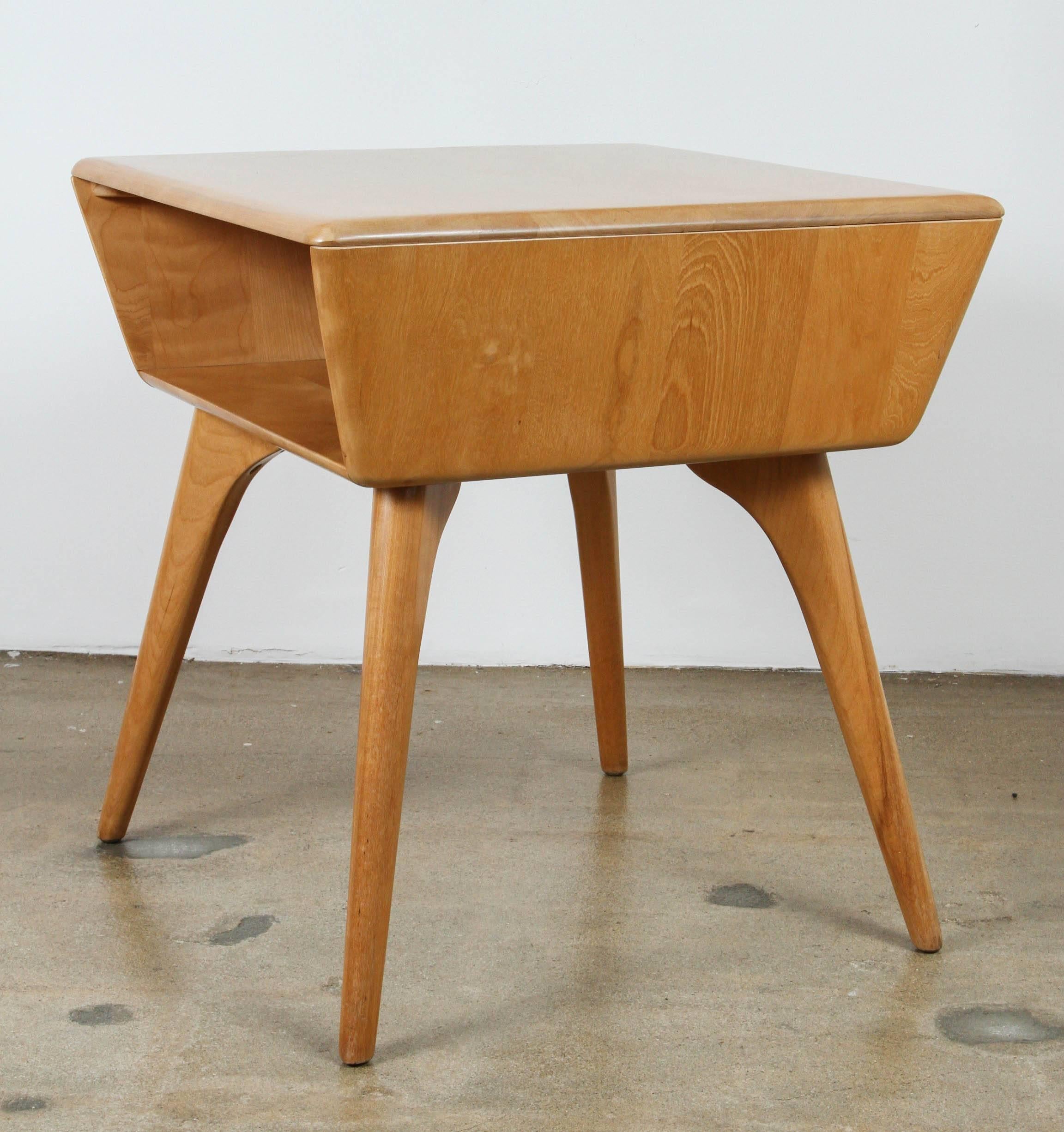 Mid-20th Century Heywood-Wakefield Side Table For Sale