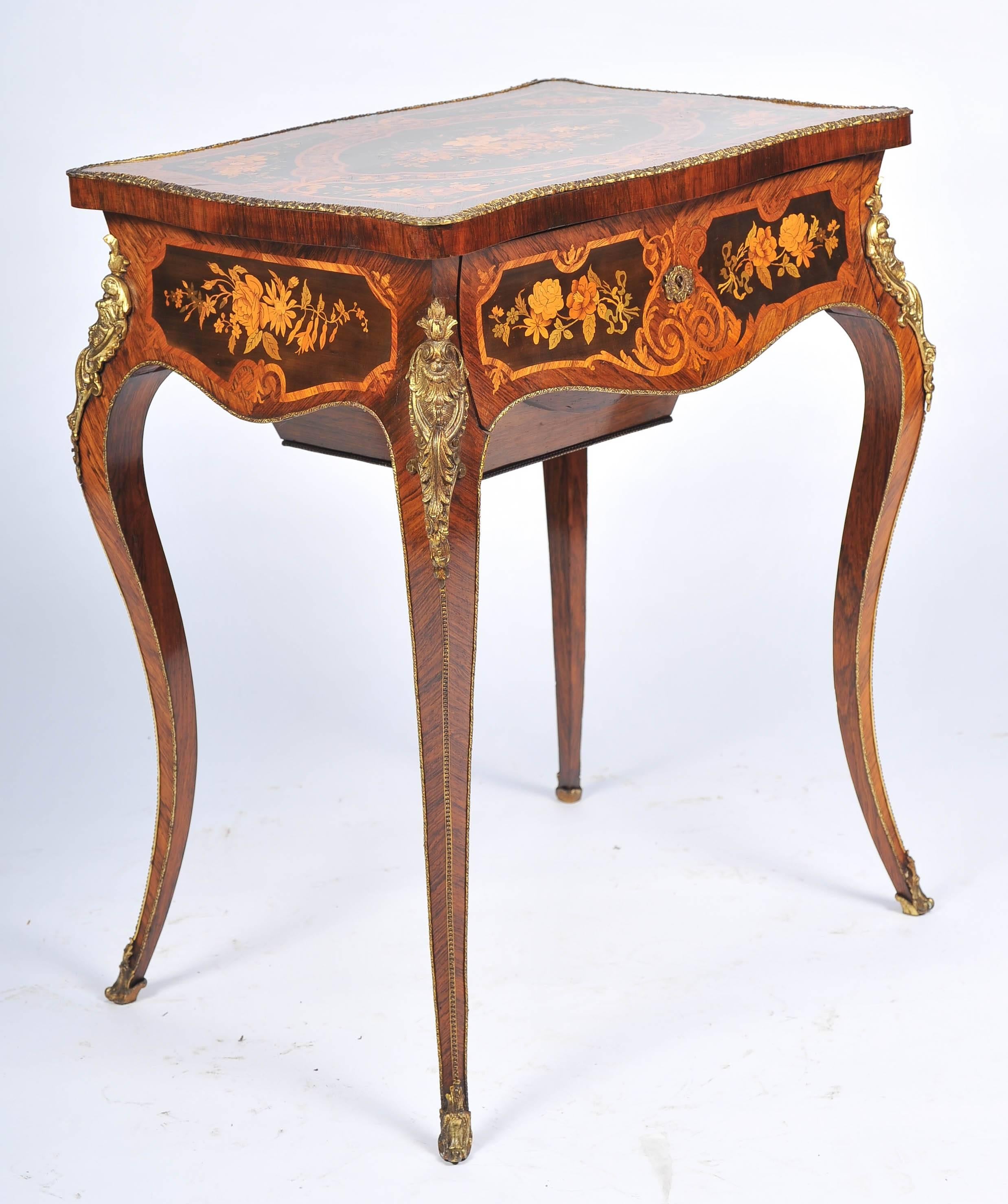 Louis XV Style Side / Dressing Table, 19th Century For Sale 2