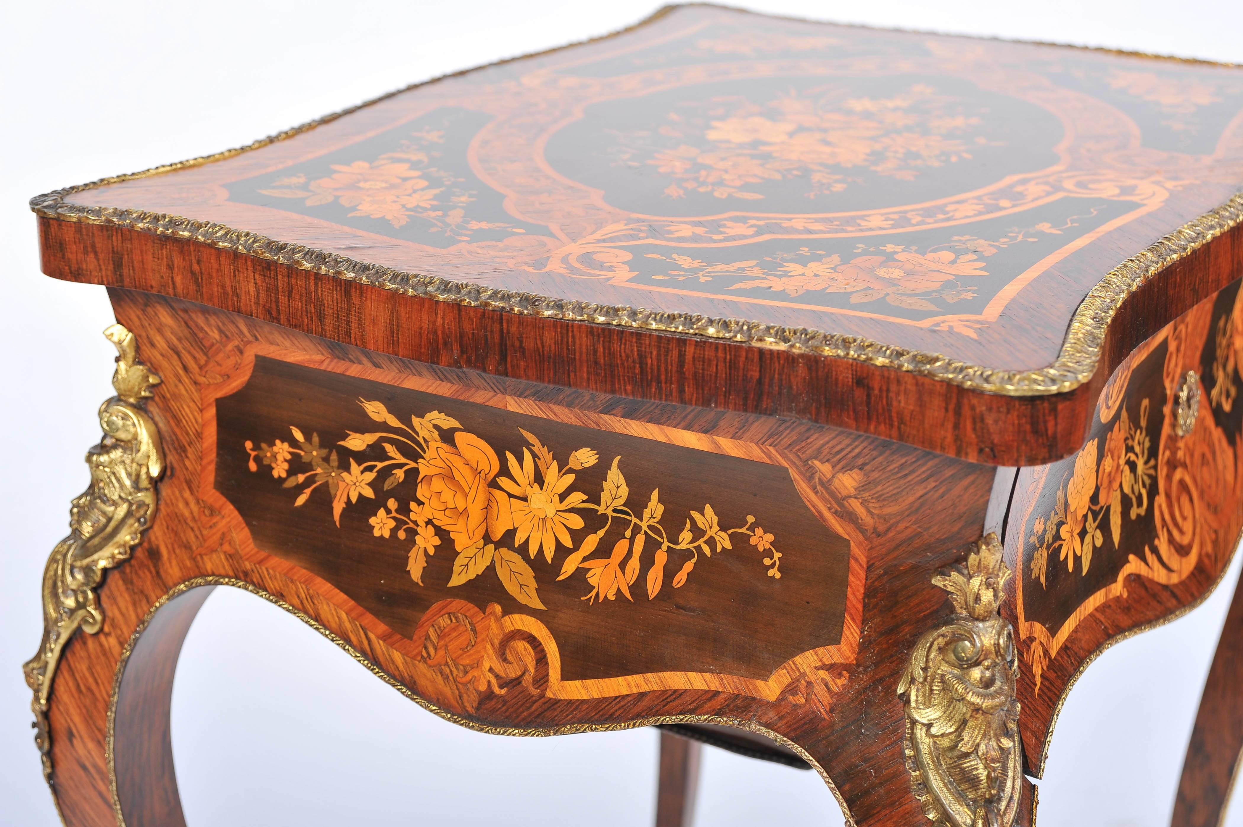 Louis XV Style Side / Dressing Table, 19th Century For Sale 4