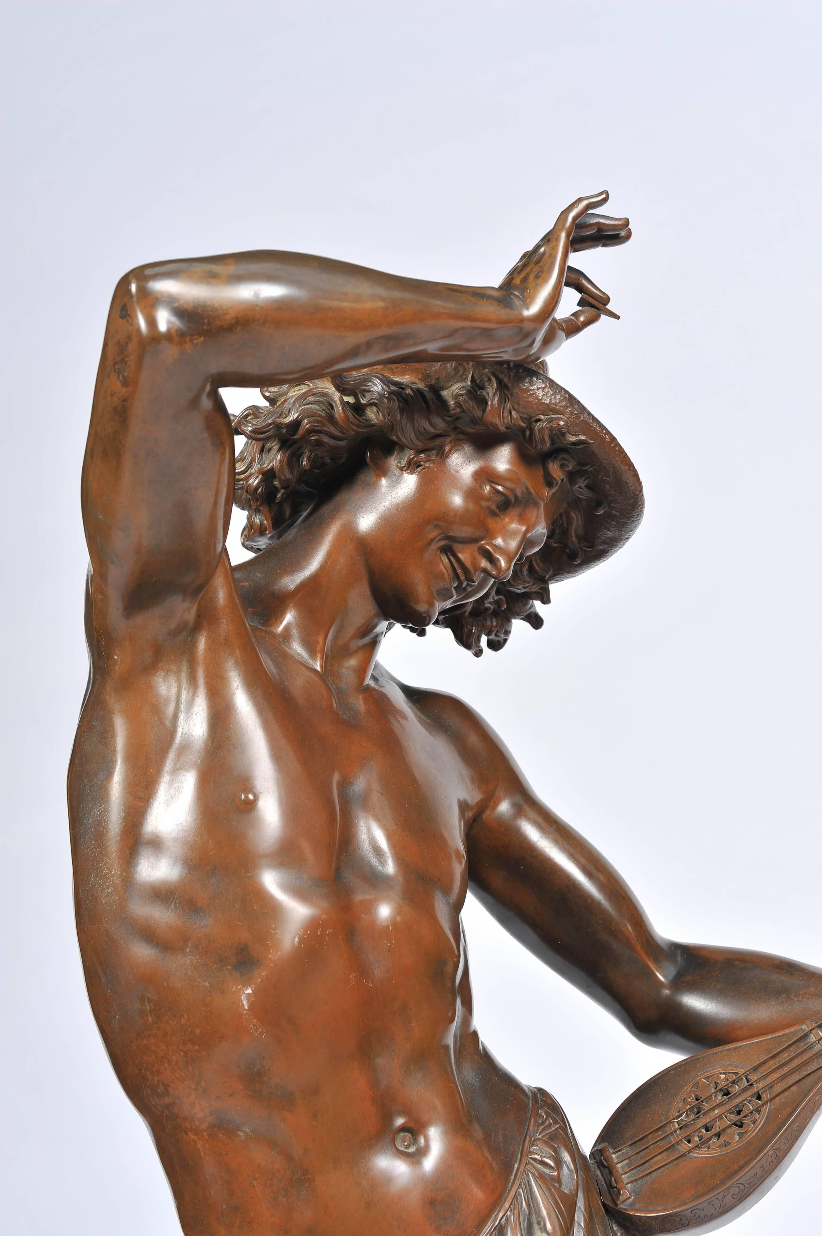 Große Bronze des 19. Jahrhunderts  Mandolinenspieler (Gegossen) im Angebot