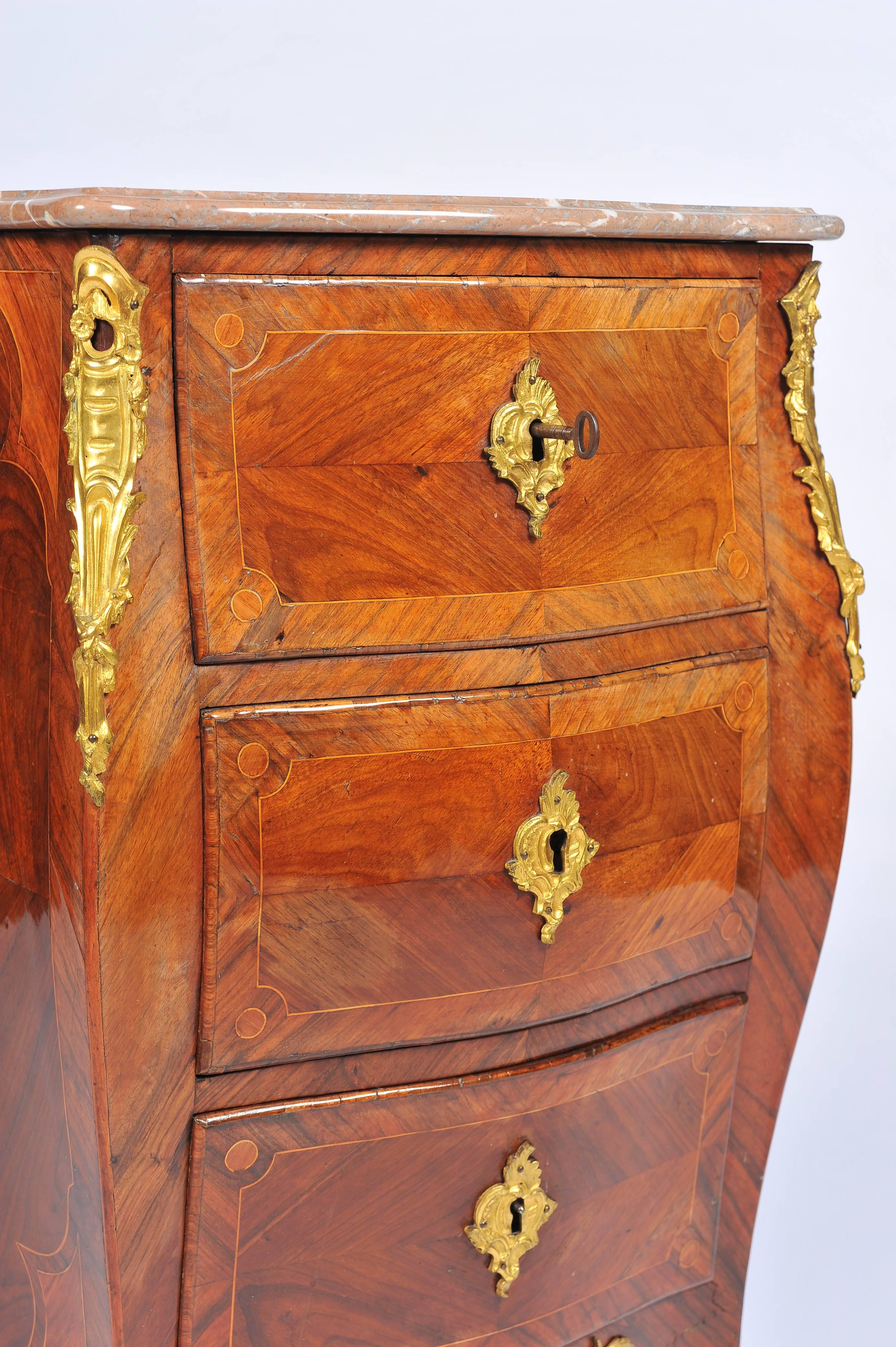 Régence Small French 18th Century Chest For Sale