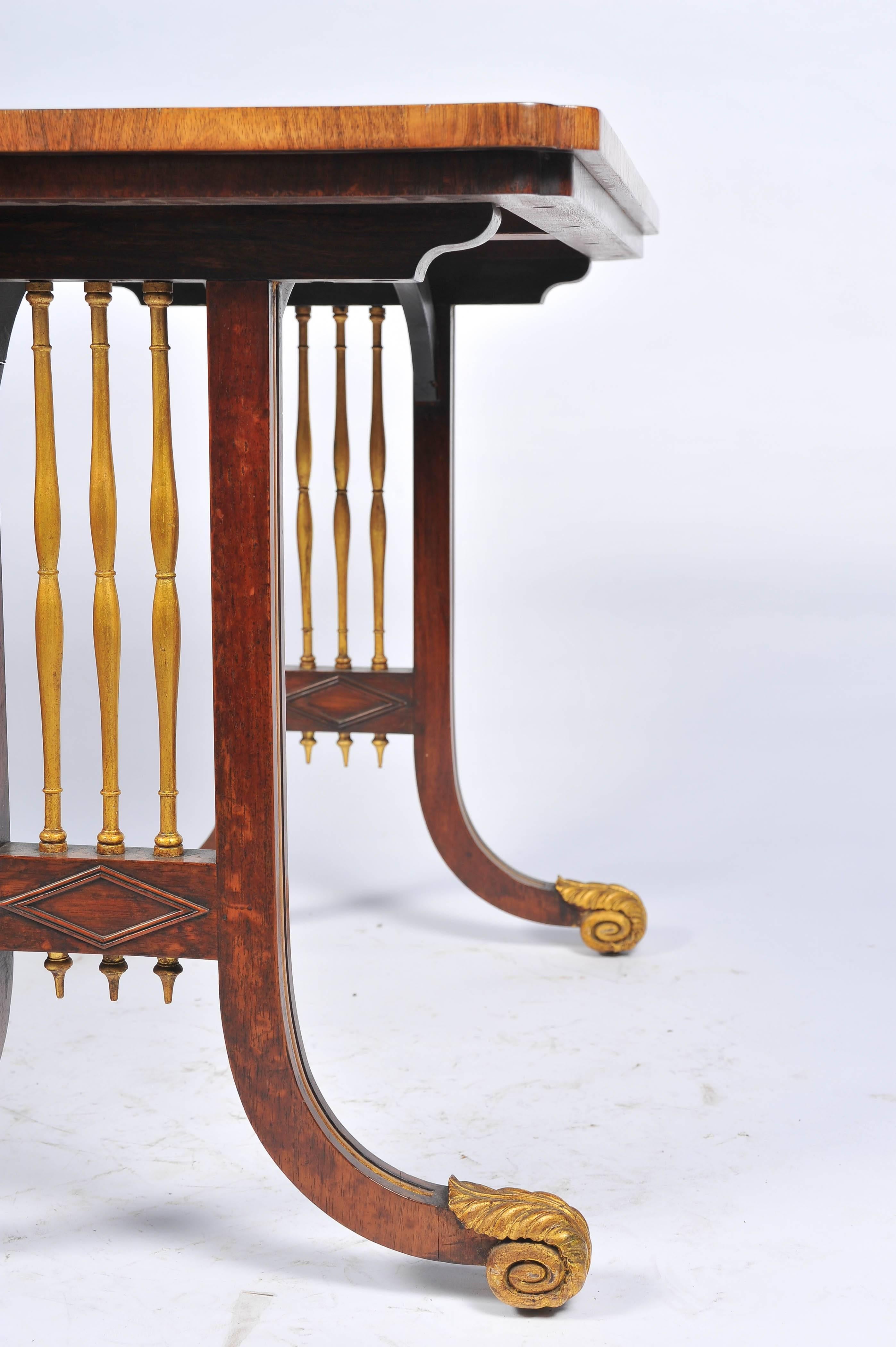 Bois de rose Table d'appoint Regency en bois de rose, à la manière de « Gillows » en vente