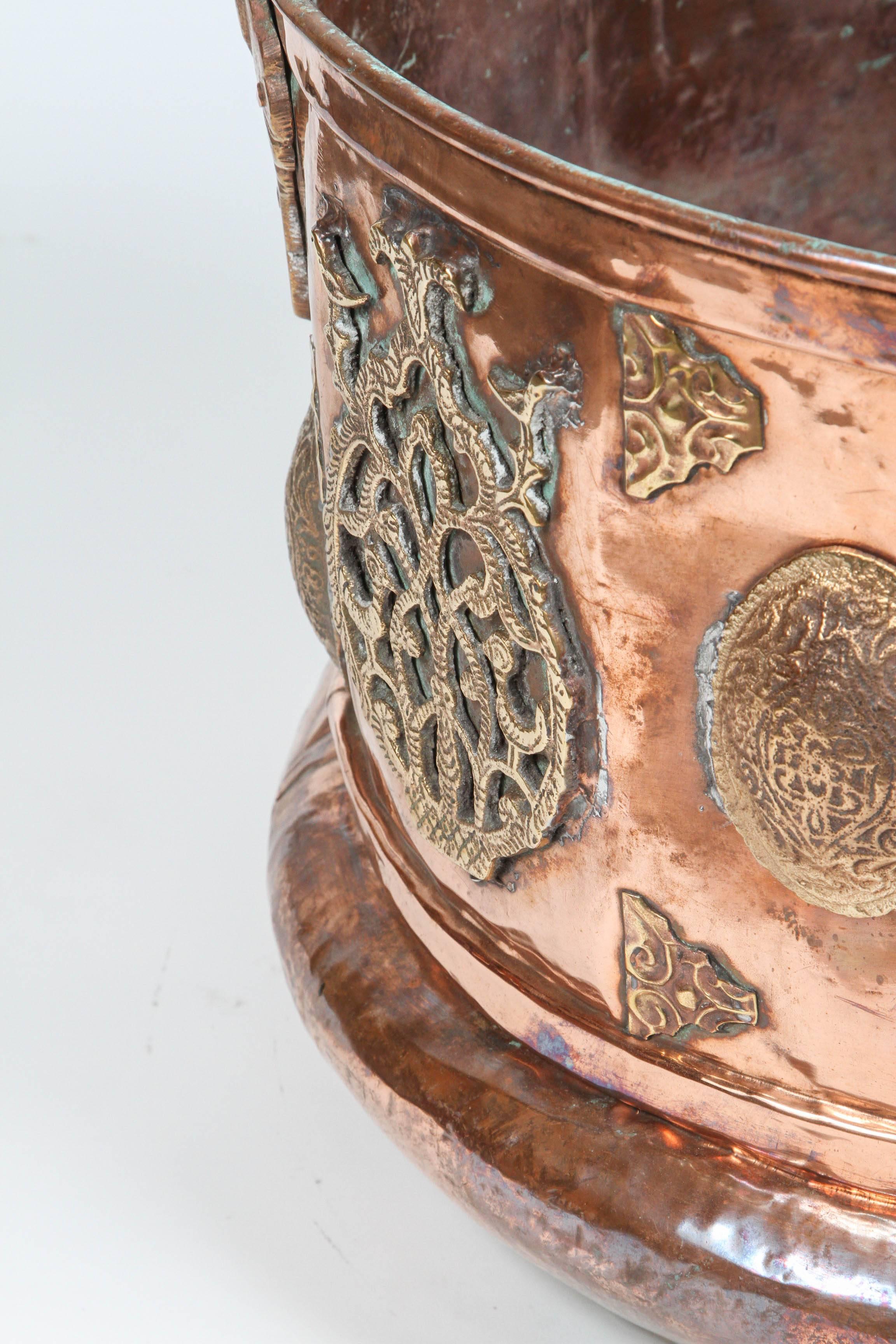 Large Moroccan Moorish Copper and Brass Planter In Good Condition In North Hollywood, CA