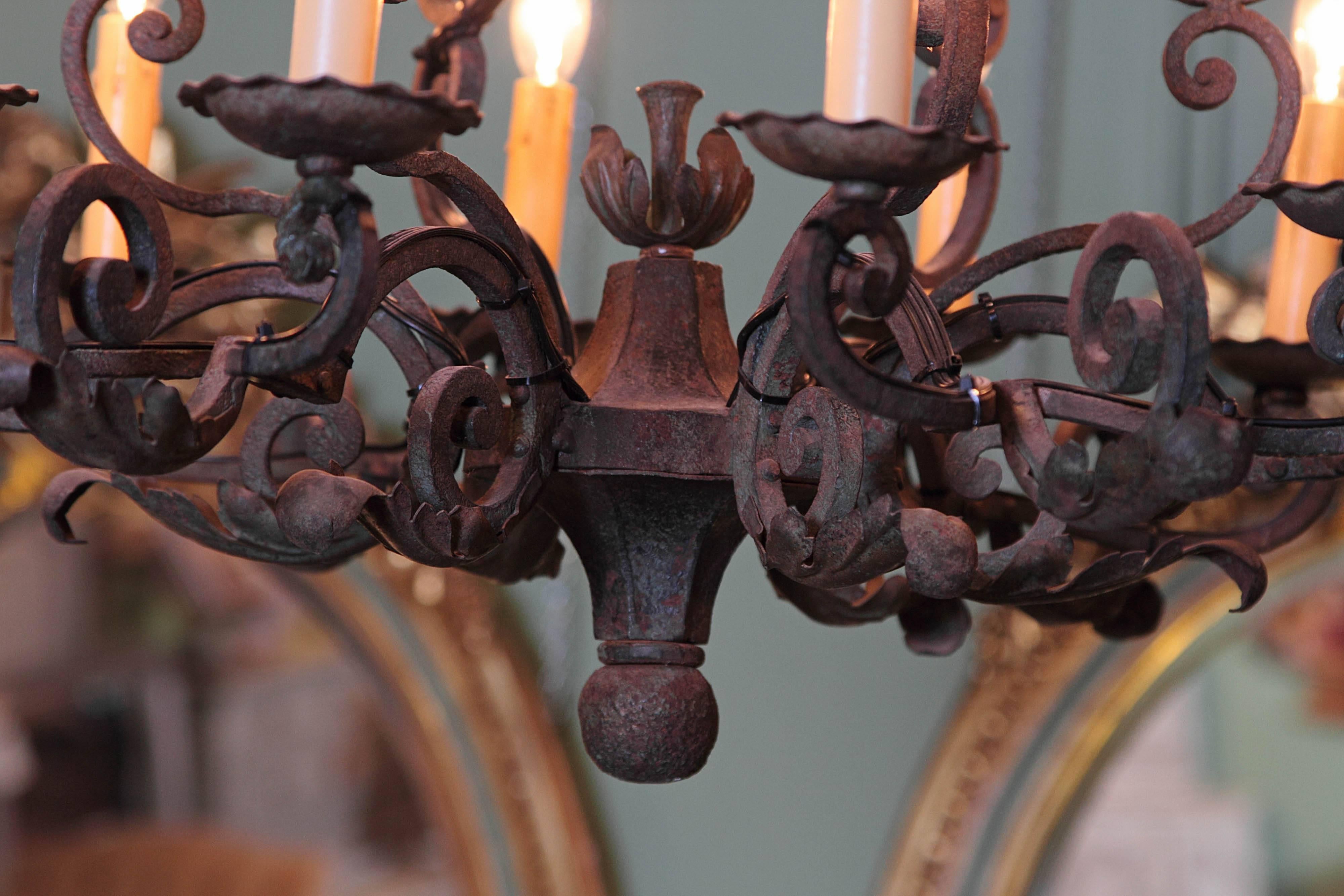 Early 20th Century French Iron Verdigris and Gilt Ten-Light Chandelier In Excellent Condition In Dallas, TX