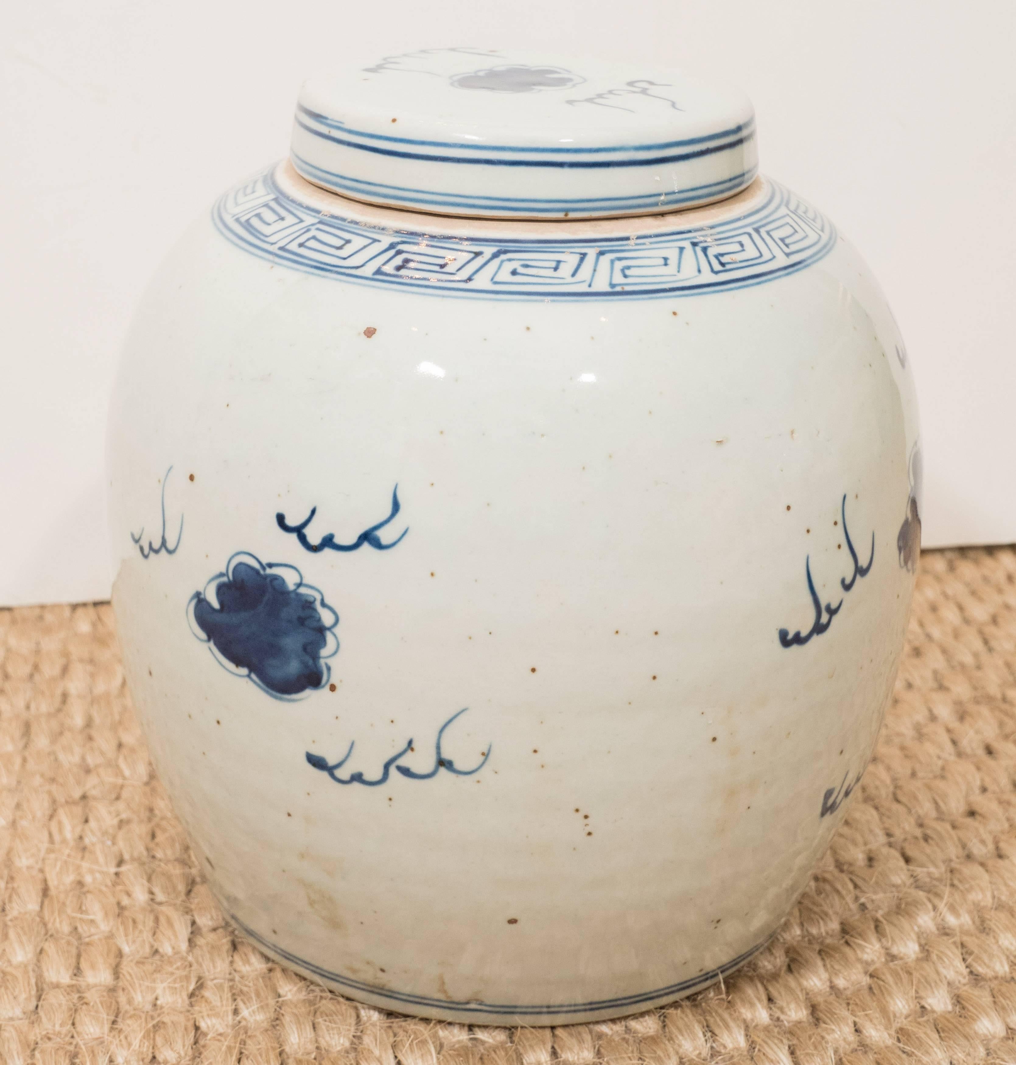 Pair of Blue and White Chinese Export Ginger Jars 4