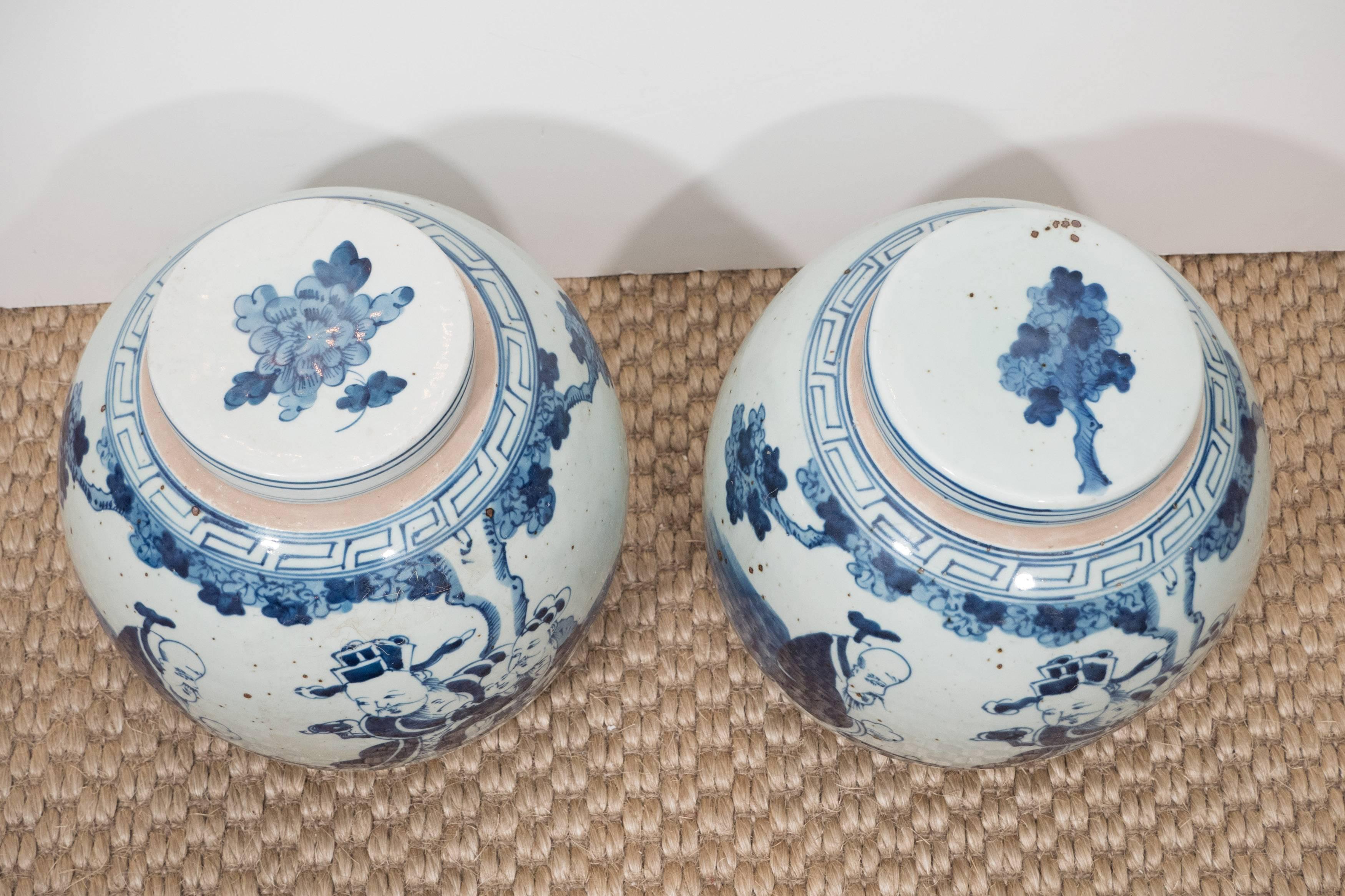 Pair of Chinese Export Porcelain Ginger Jars 5