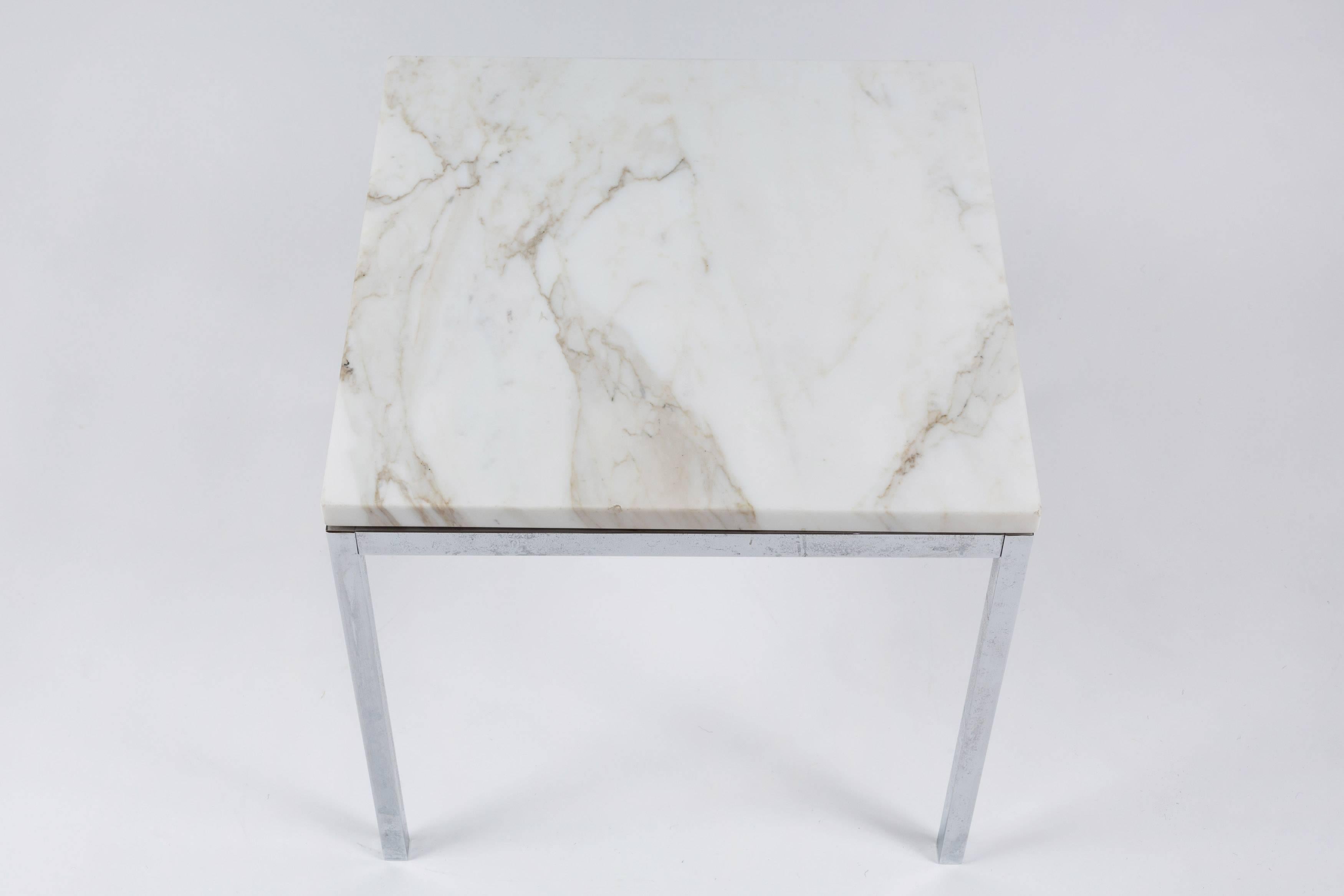 American Knoll-Style Chrome and Marble End Table, circa 1950 In Good Condition For Sale In Chicago, IL
