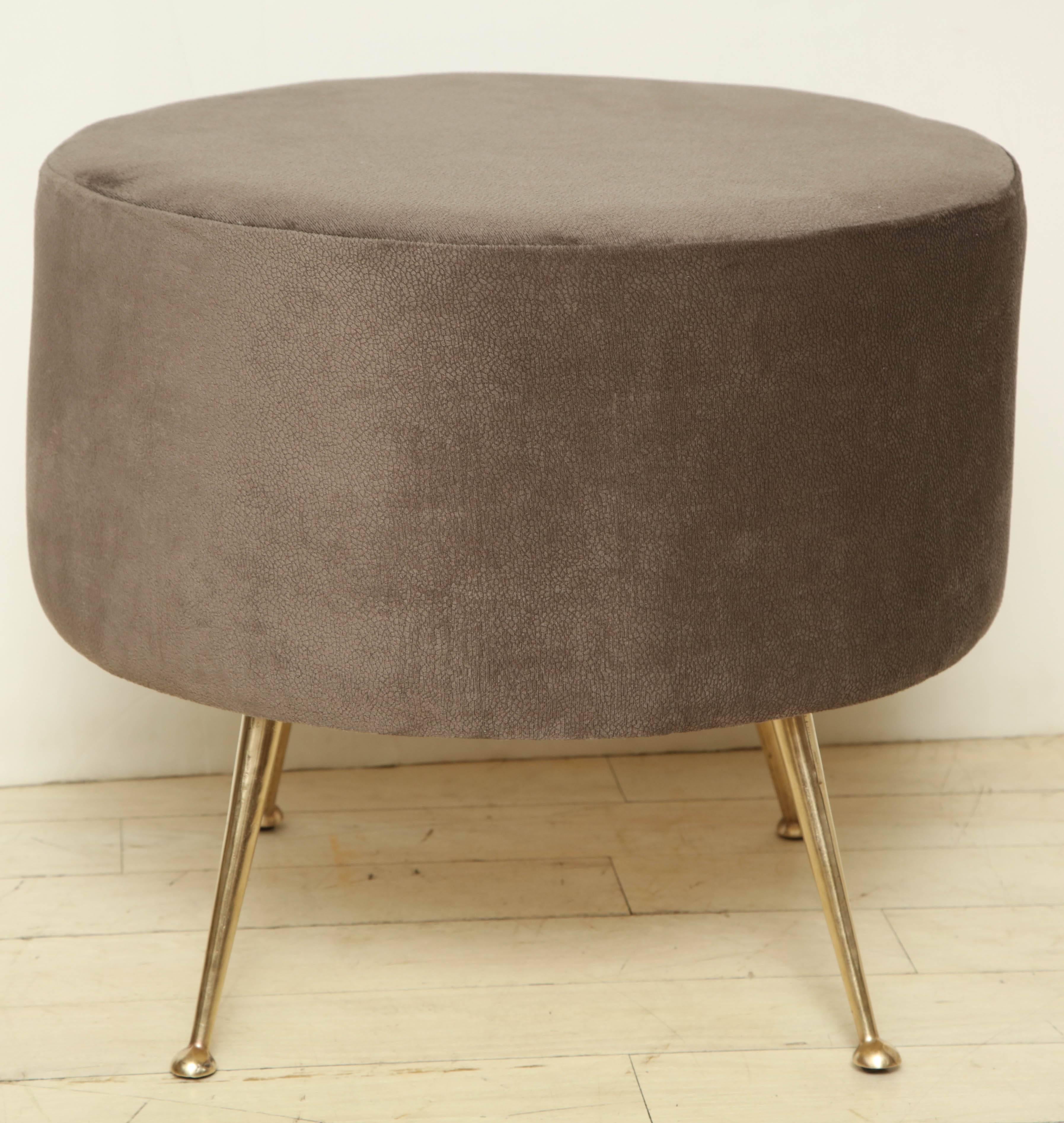 Pair of Italian Mid-Century Modern Gray Poufs with Splayed Brass Legs In Excellent Condition In New York, NY