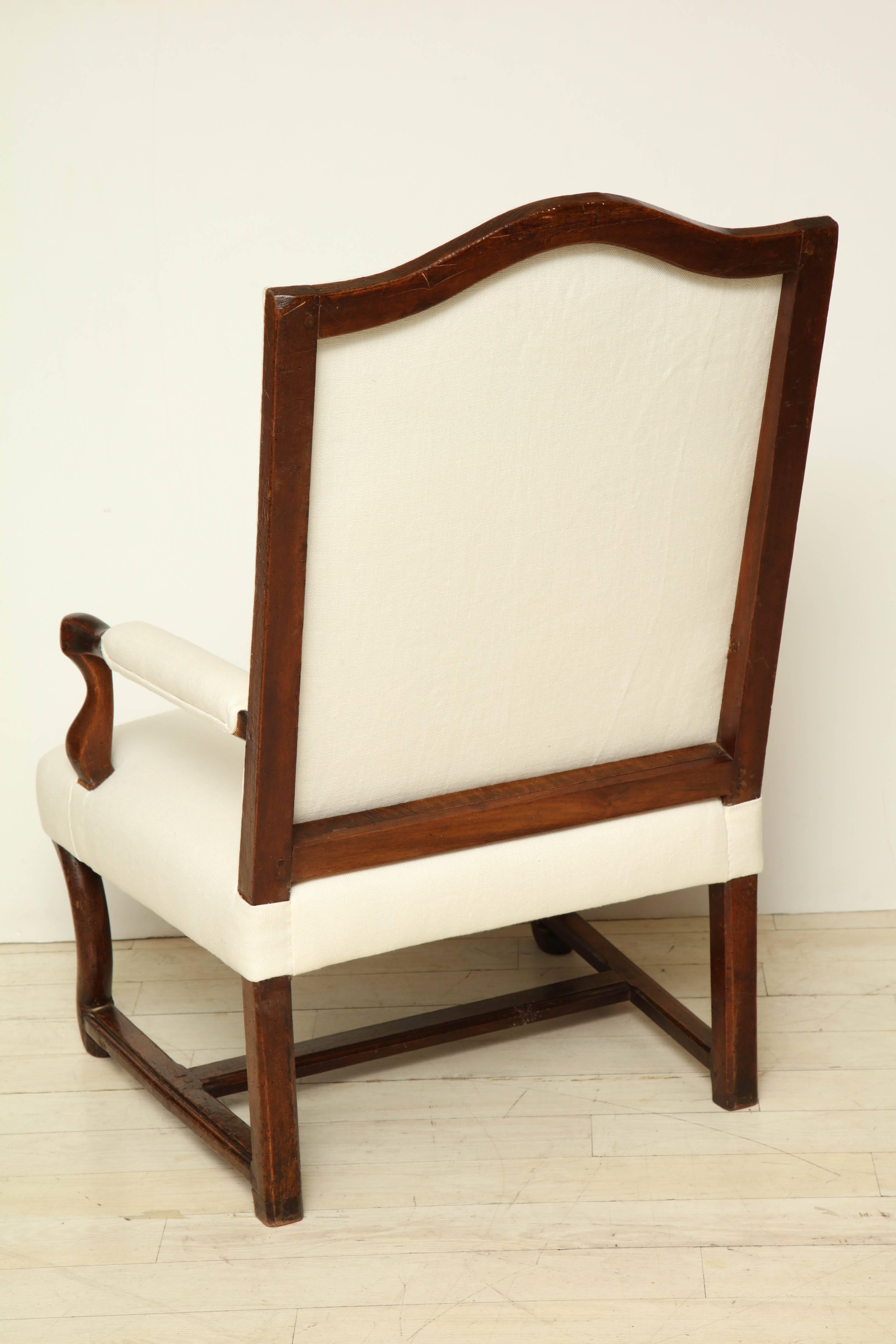 French Walnut Louis XIV Armchair Upholstered in Ivory Linen, France, circa 1770 3