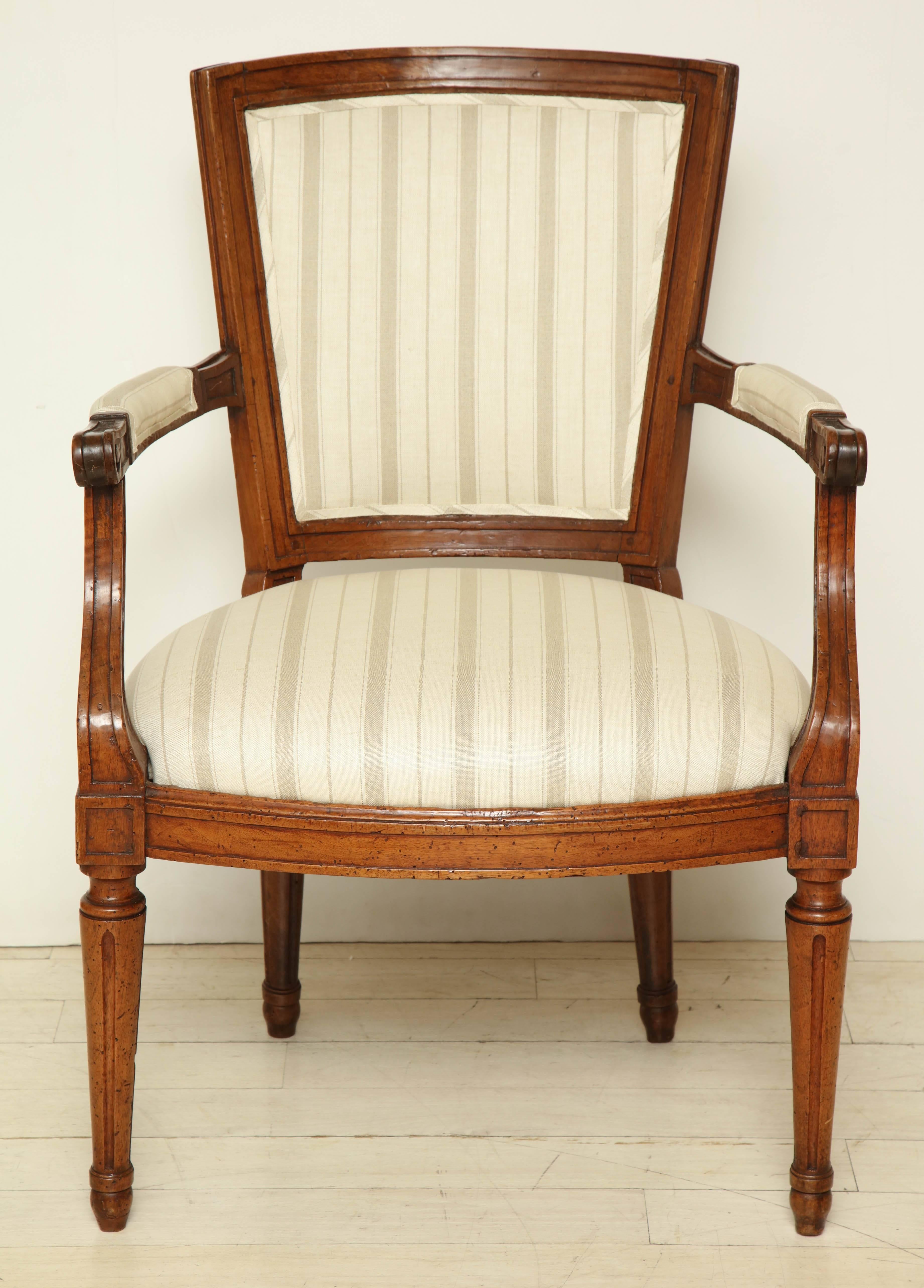 18th Century and Earlier Pair of 18th Century Italian Walnut Armchairs Upholstered in Striped Linen