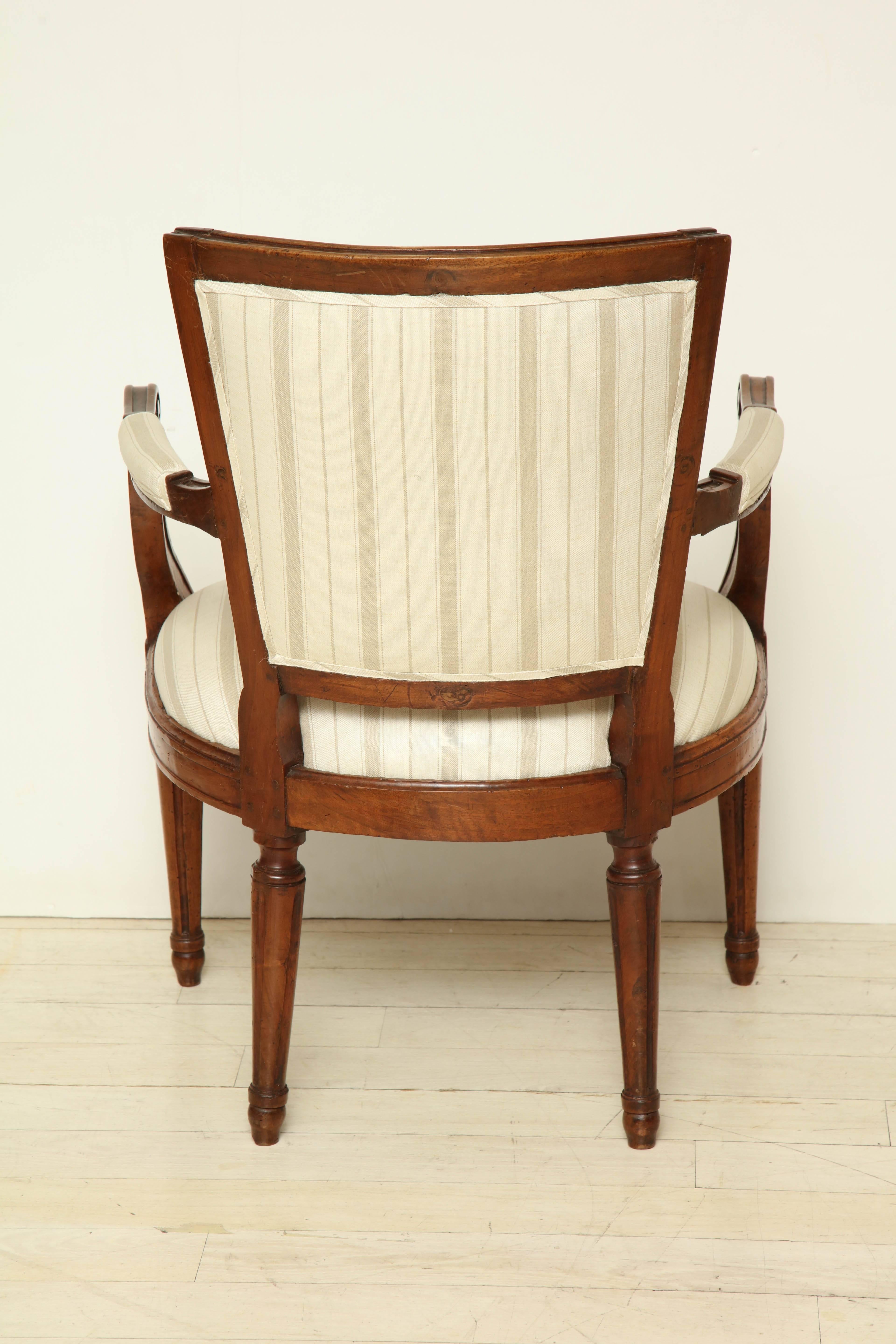 Pair of 18th Century Italian Walnut Armchairs Upholstered in Striped Linen 4