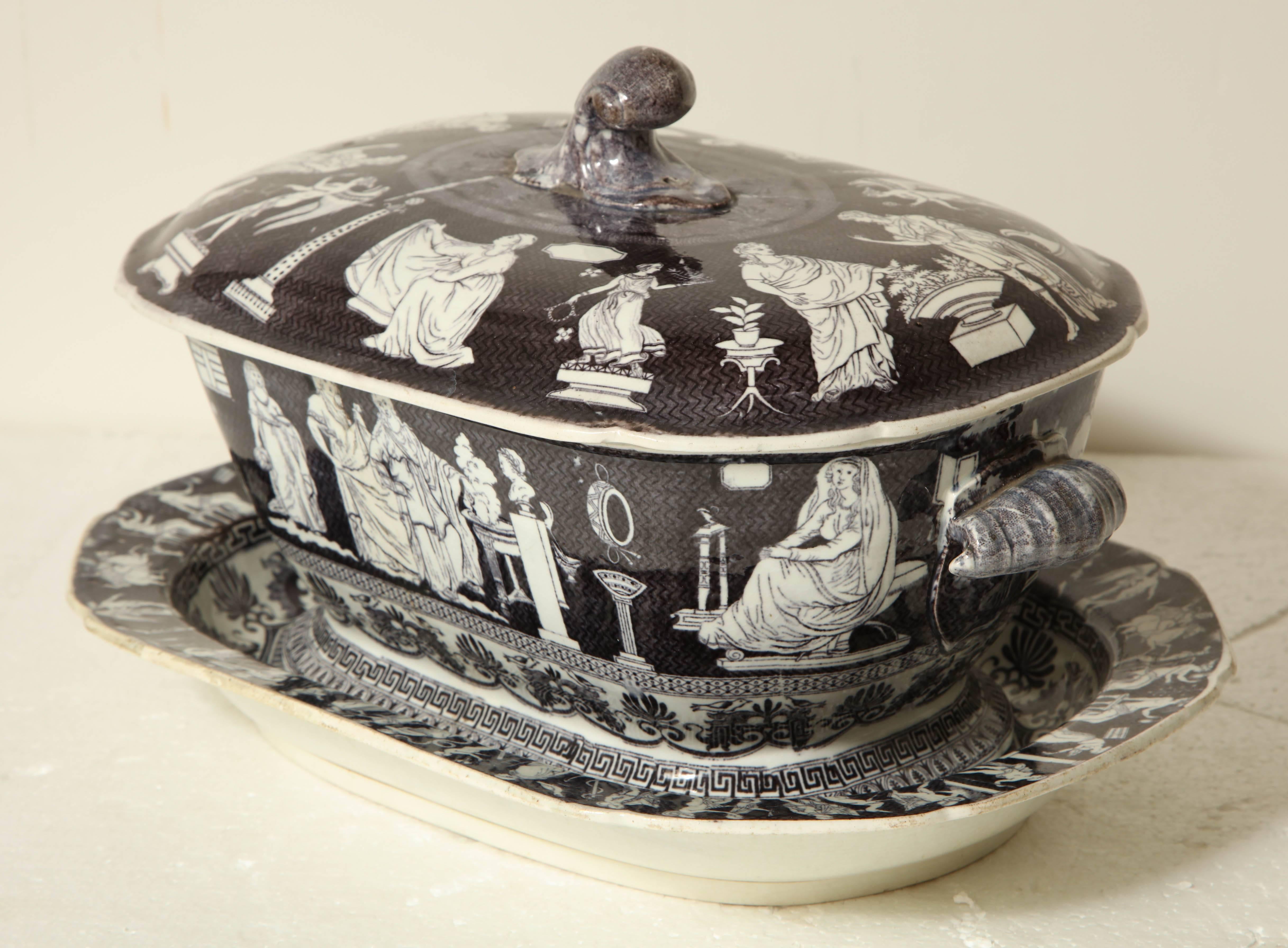 Early 19th Century English, Soup Tureen with Underliner, circa 1820  In Excellent Condition In New York, NY