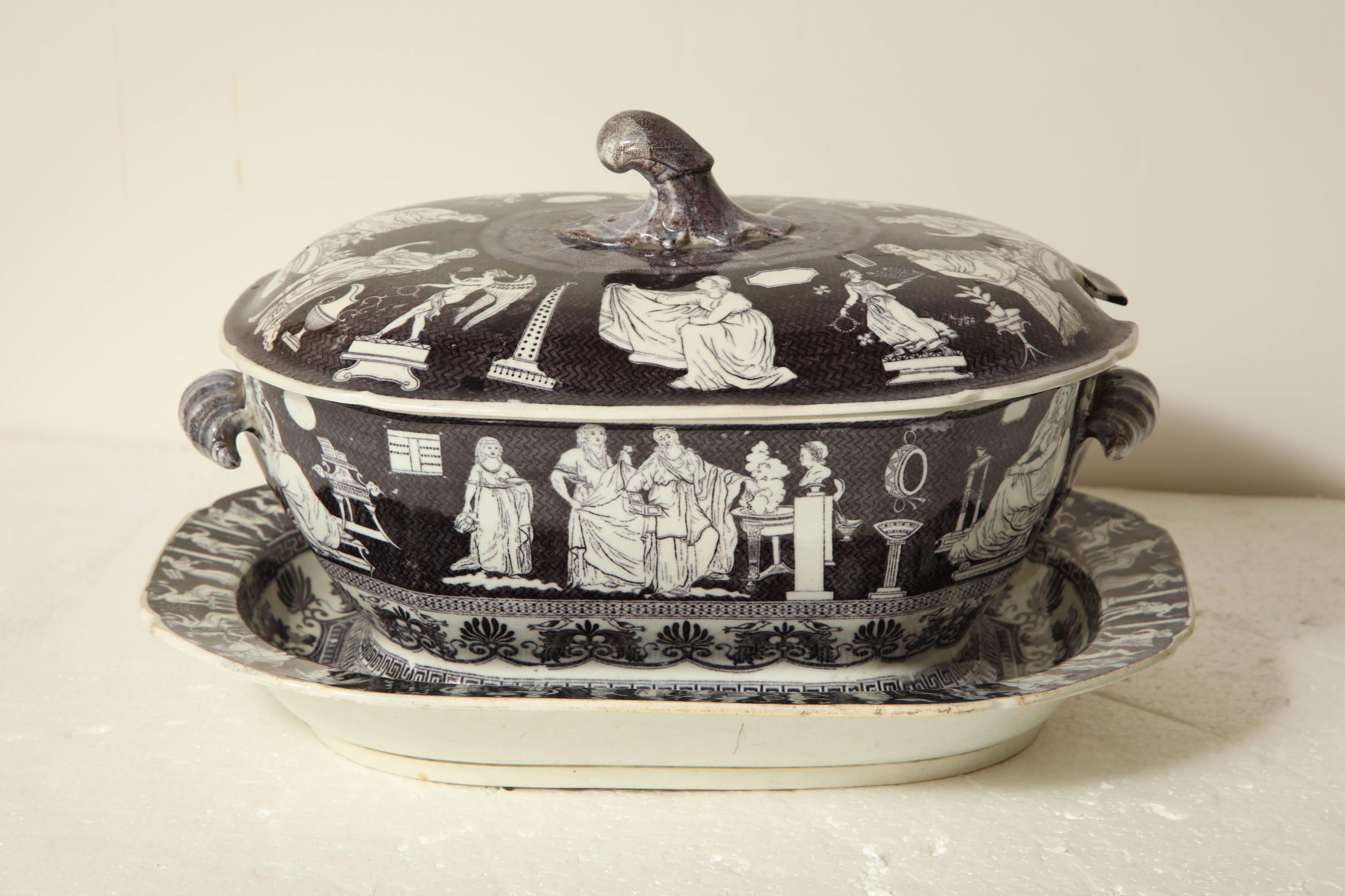 Early 19th Century English, Soup Tureen with Underliner, circa 1820  1