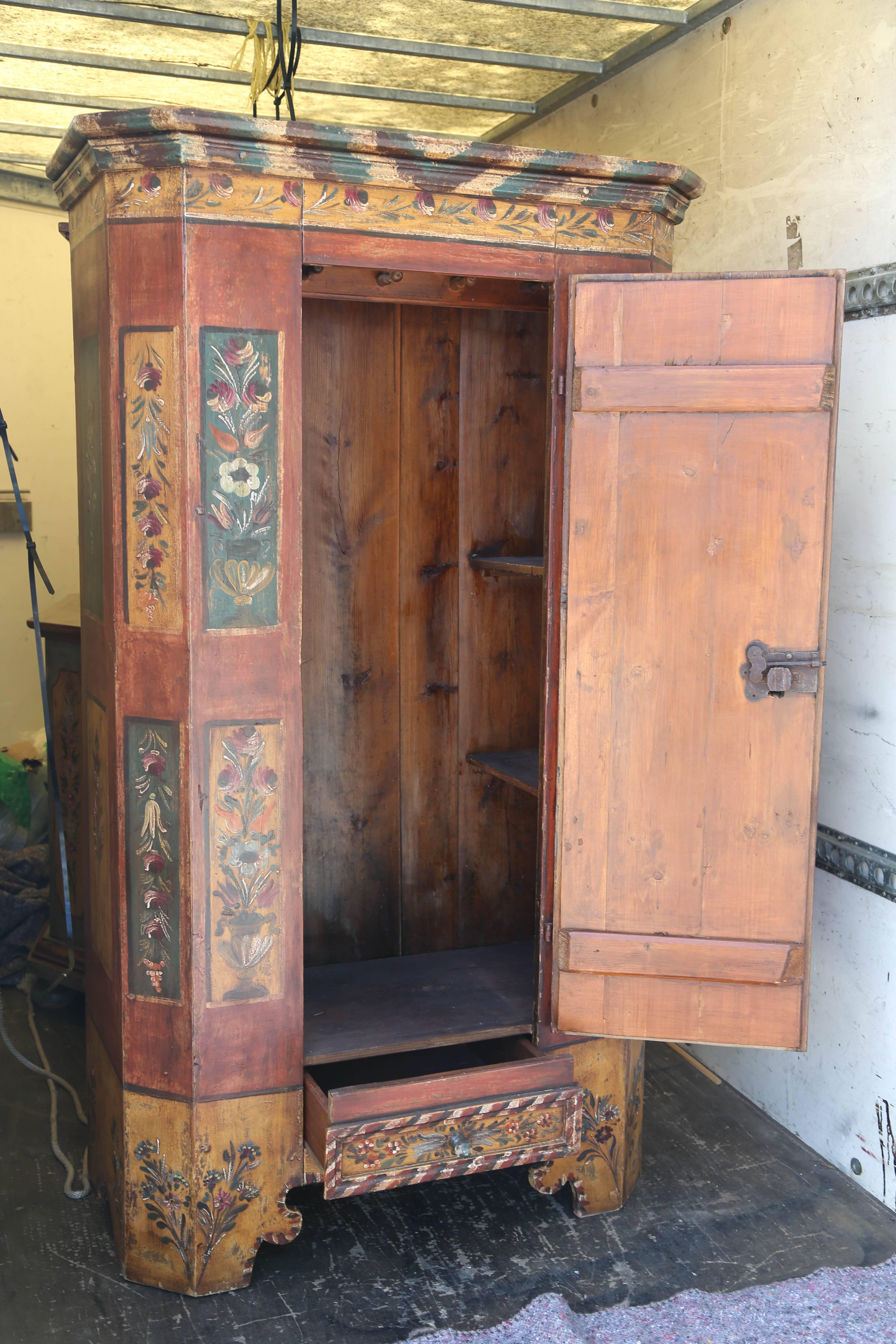 Superb 19th Century Hand-Painted Italian Armoire In Excellent Condition In West Palm Beach, FL