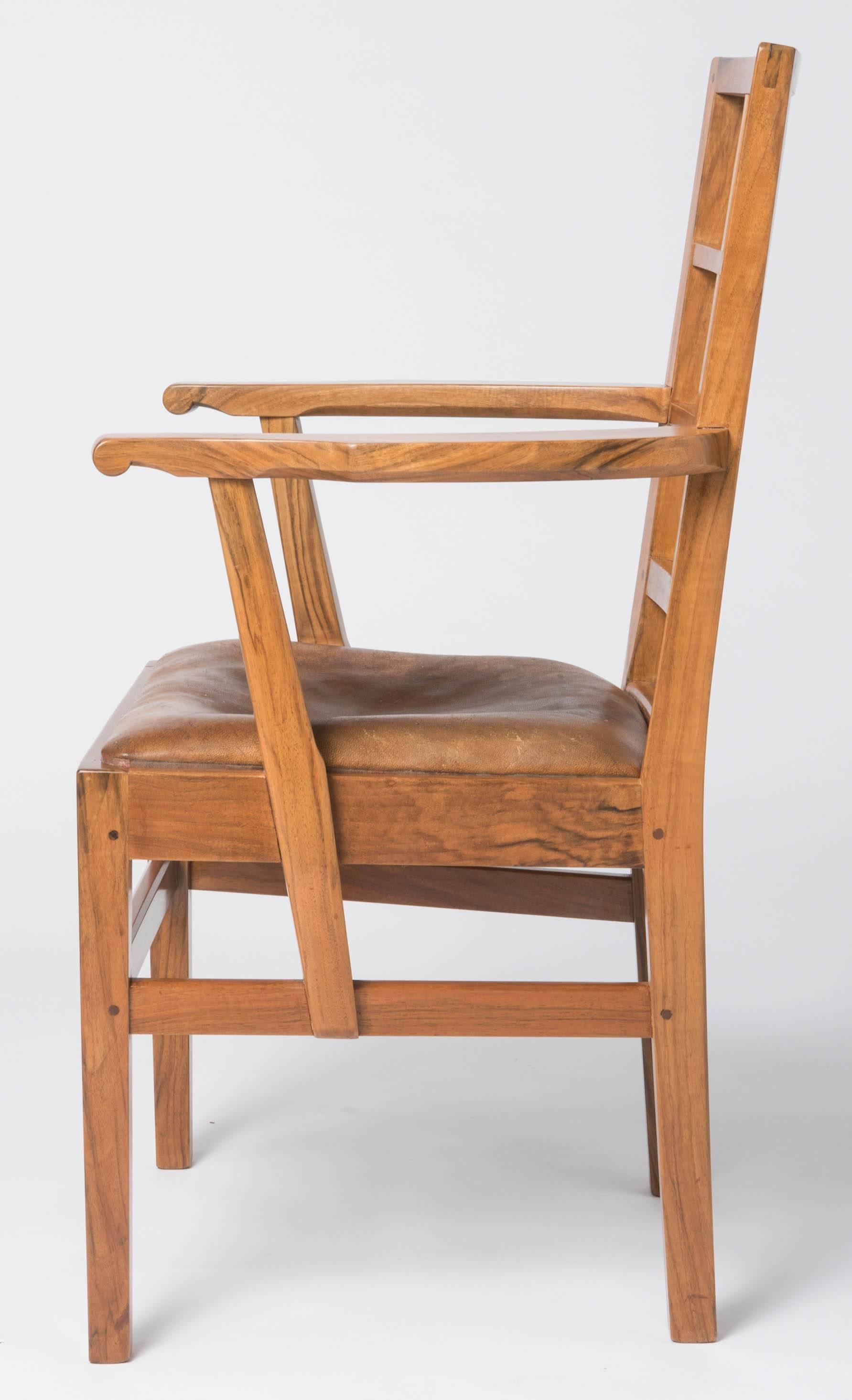 A single walnut desk chair by Edward Barnsley.
England, circa 1947
Measures: 92.5 cm high x 58 cm wide x 44 cm deep and 46 cm seat height.
 