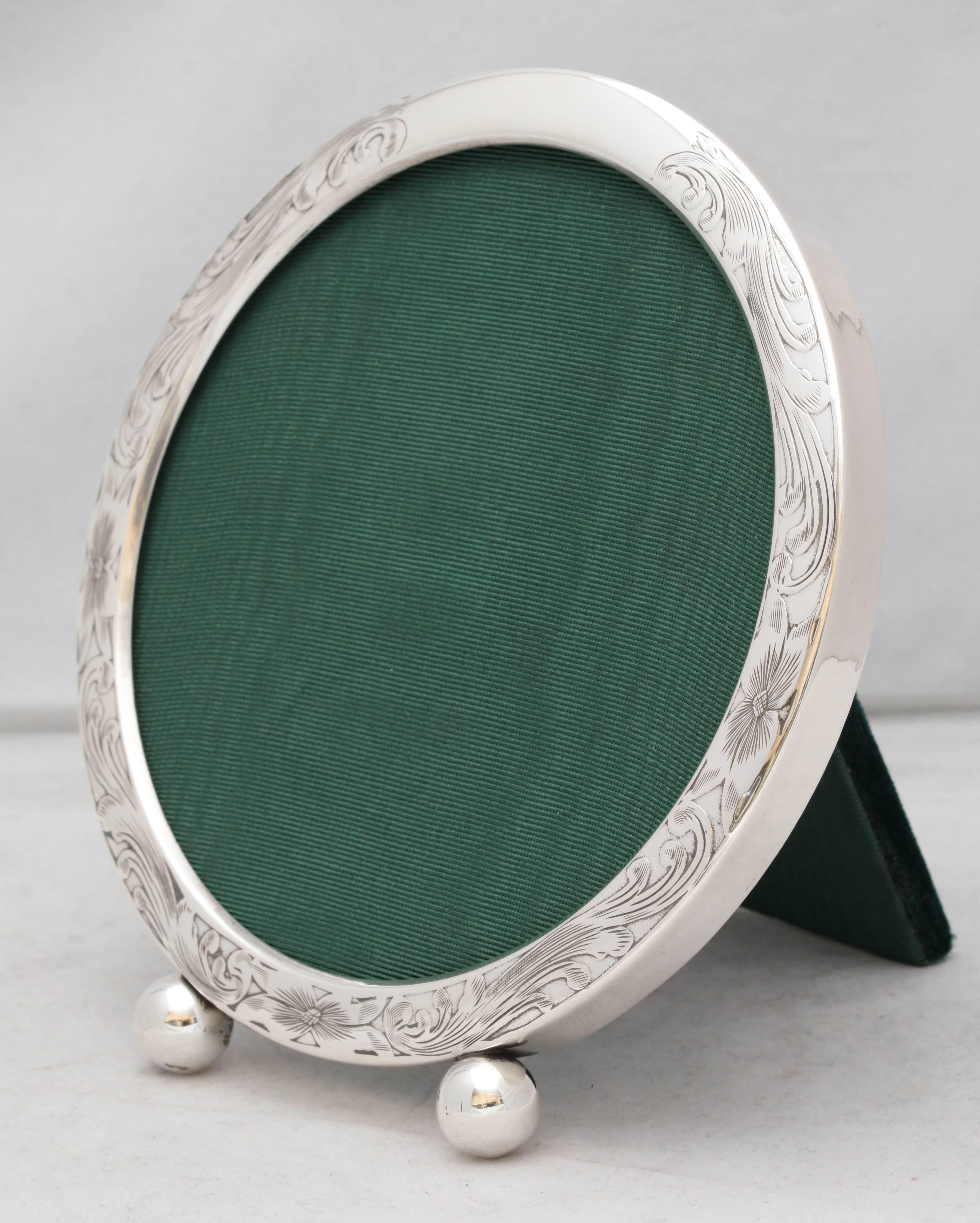 Edwardian Sterling Silver Round Picture Frame on Ball Feet 1