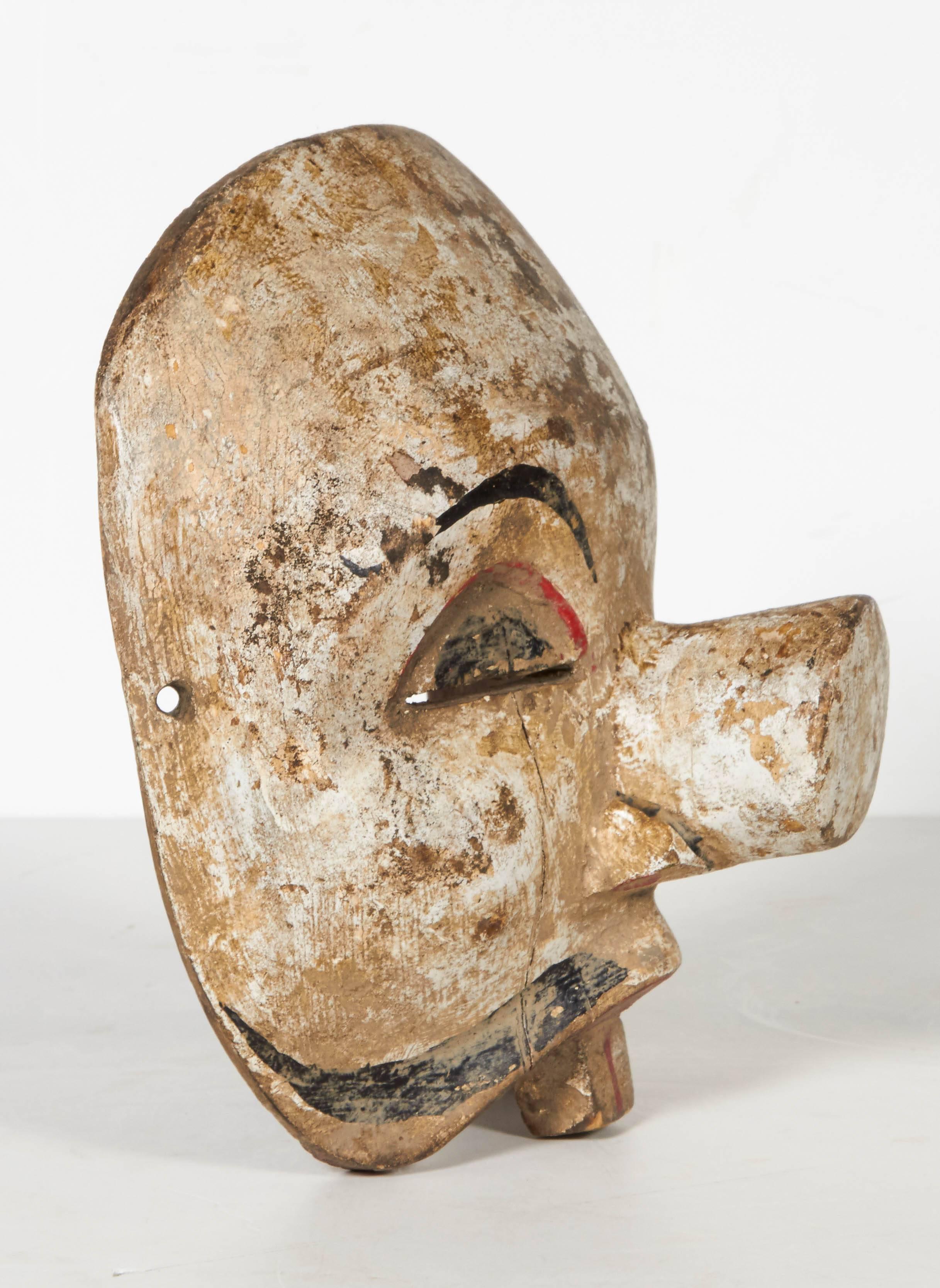 Early 20th Century Balinese Clown Mask with Original Paint For Sale 2