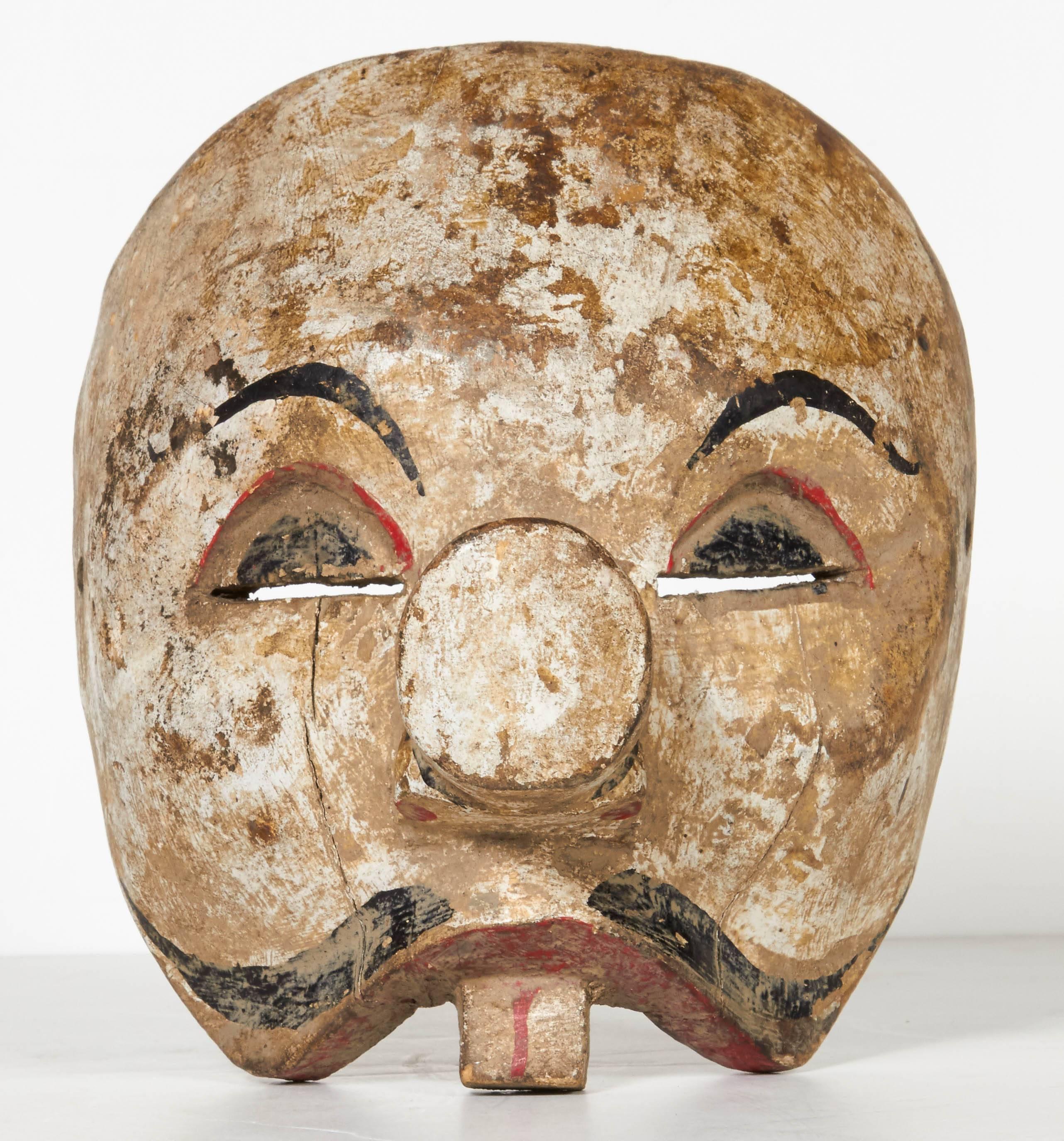 Early 20th Century Balinese Clown Mask with Original Paint For Sale 4