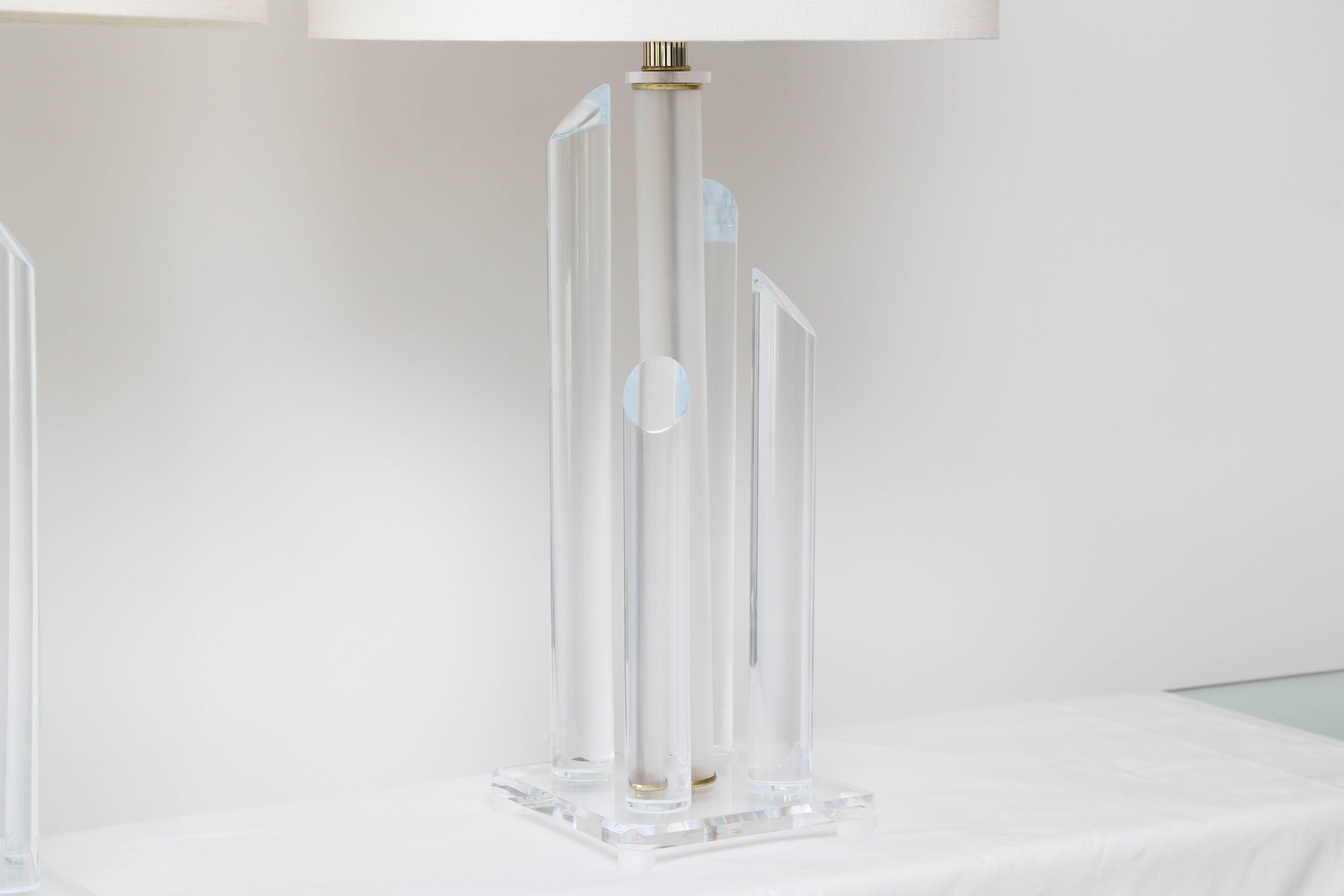 Mid-Century Modern Pair of Vintage Century Lucite Column Lamps For Sale