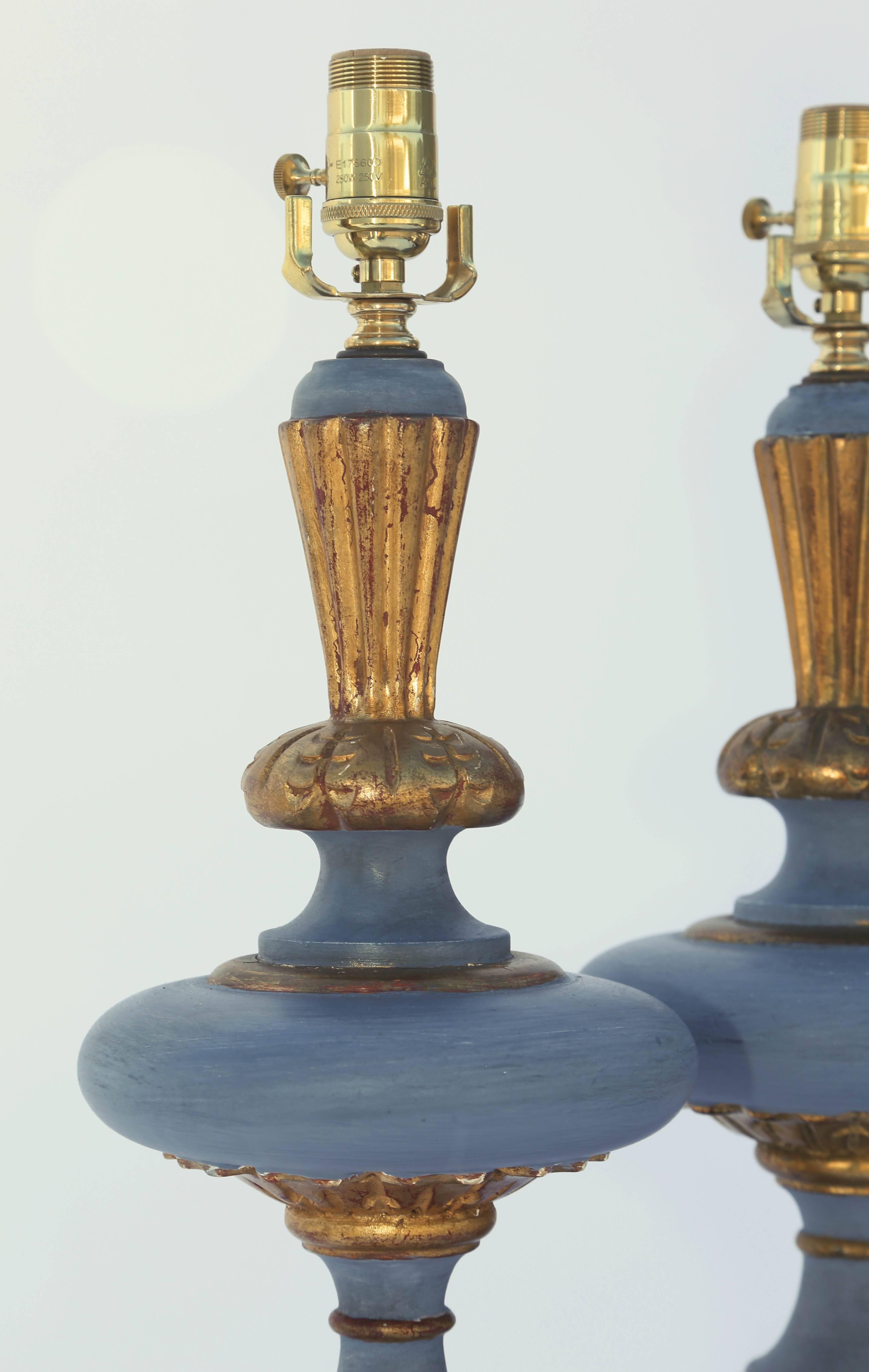 Mid-20th Century Pair of Painted and Parcel-Gilt Italian Table Lamps