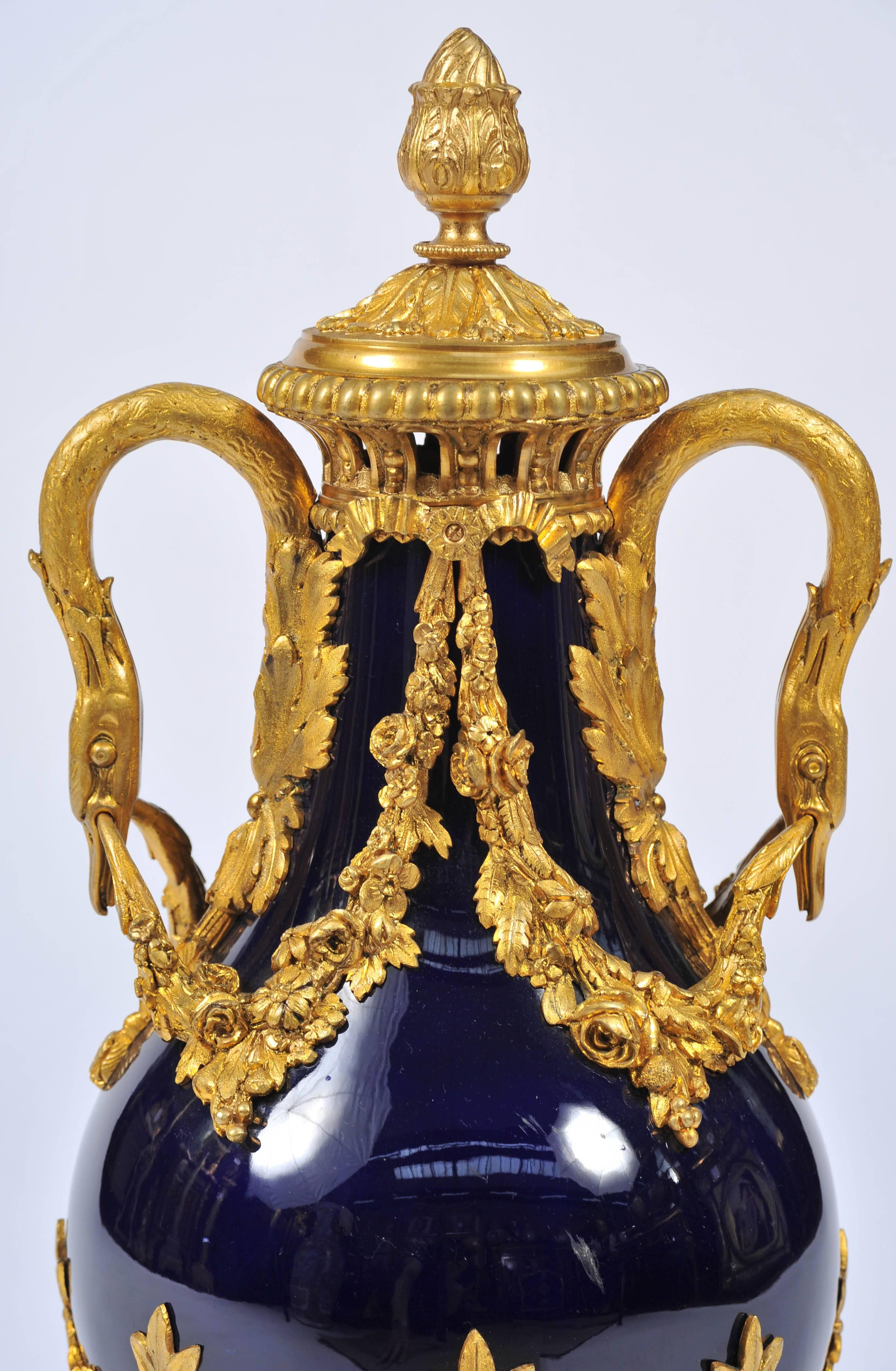 Louis XVI Classical Antique Lidded Vase