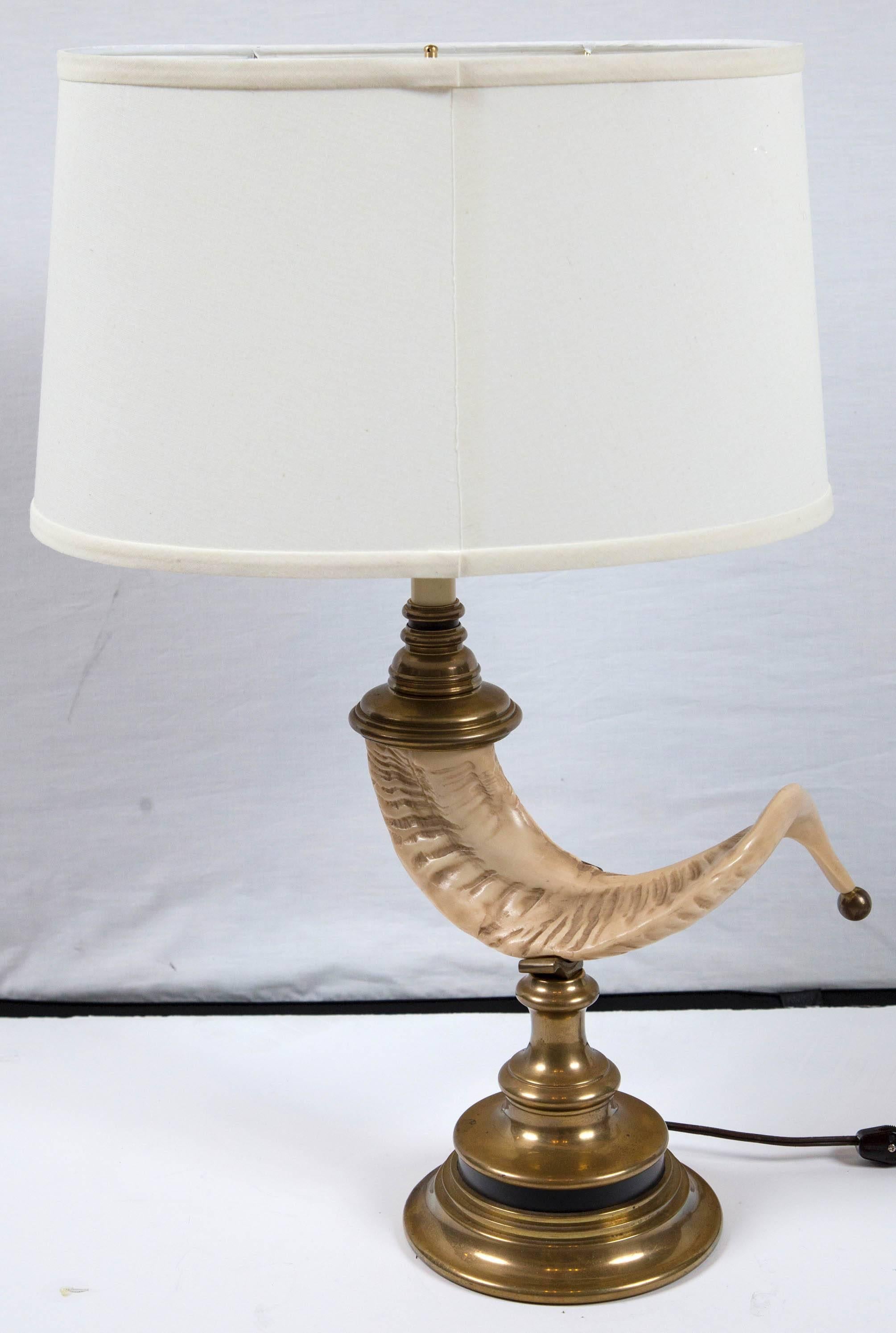 horn lamp