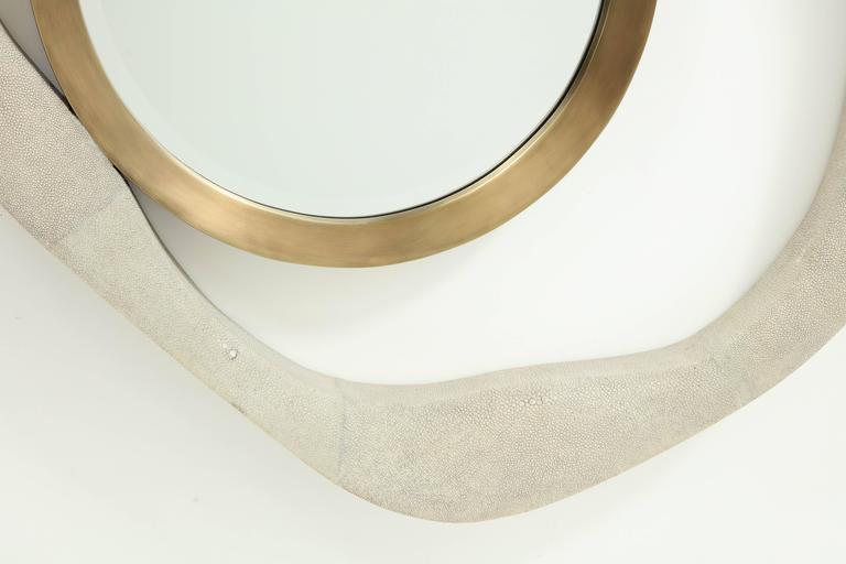 Shagreen Mirror with Brass Details, Cream Color, Contemporary, Organic Shape In New Condition For Sale In New York, NY