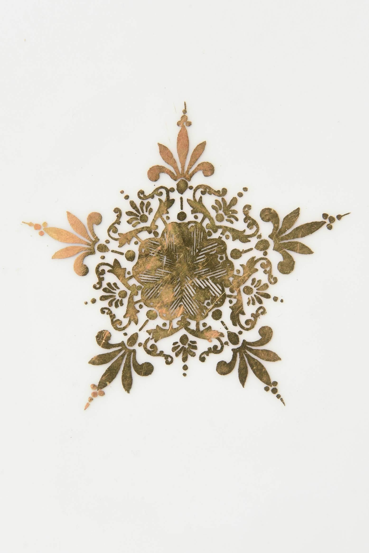 12 Antique Limoges Dessert Plates, Centre Star Medallion Green and Pink In Good Condition In West Palm Beach, FL