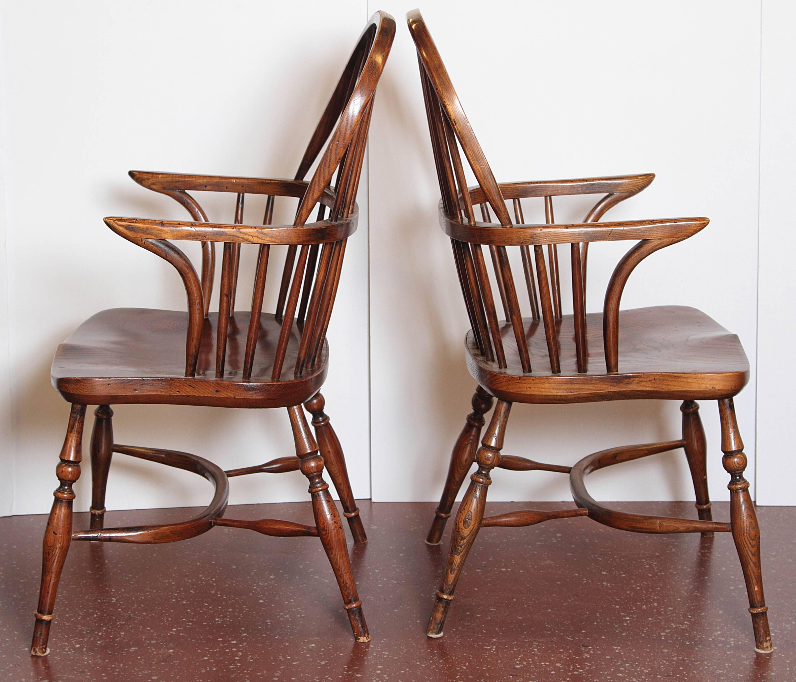 20th Century Pair of Two Georgian Style Horseshoe Back Oak Windsor Armchairs