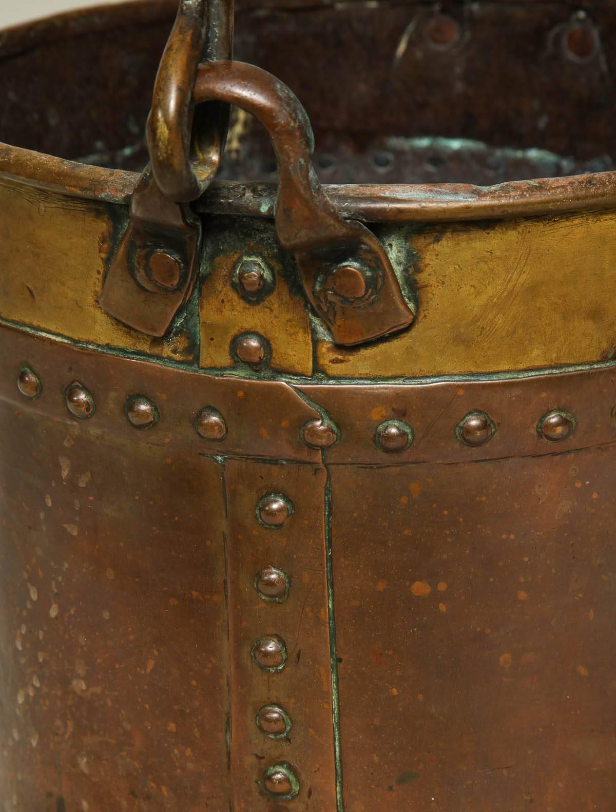 Diminutive Copper and Brass Bucket In Good Condition In Greenwich, CT