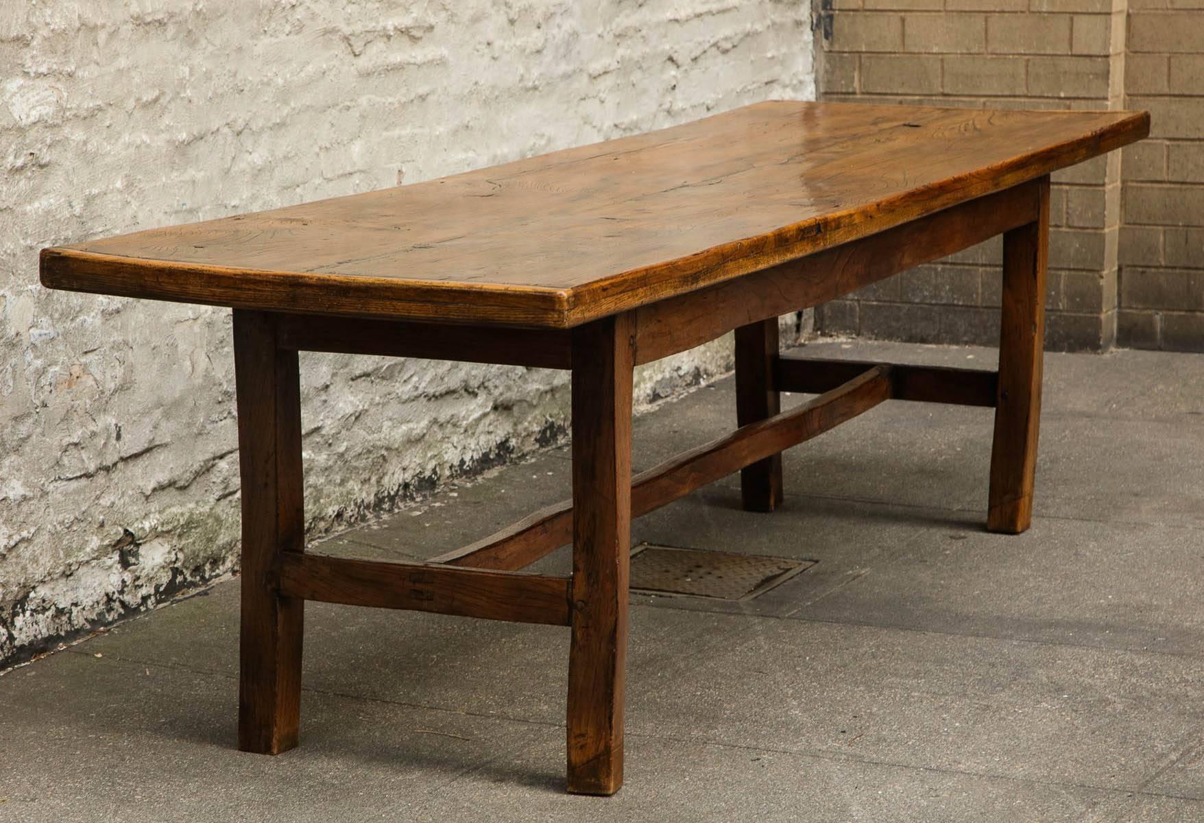 Large Welsh Farm House Table In Good Condition In Greenwich, CT