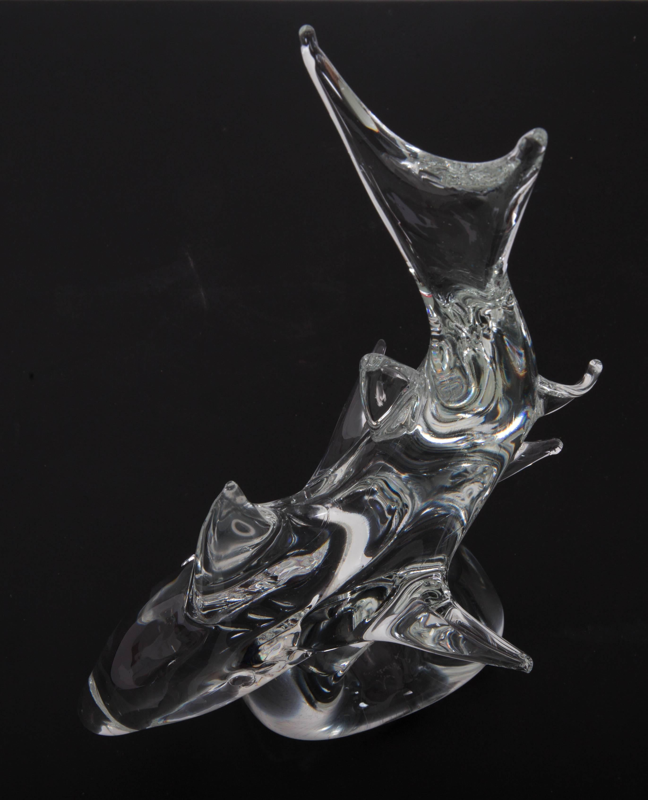 Wonderful Murano glass shark form in diving position by Licio Zanetti signed on open donut shaped base L. Zanetti.