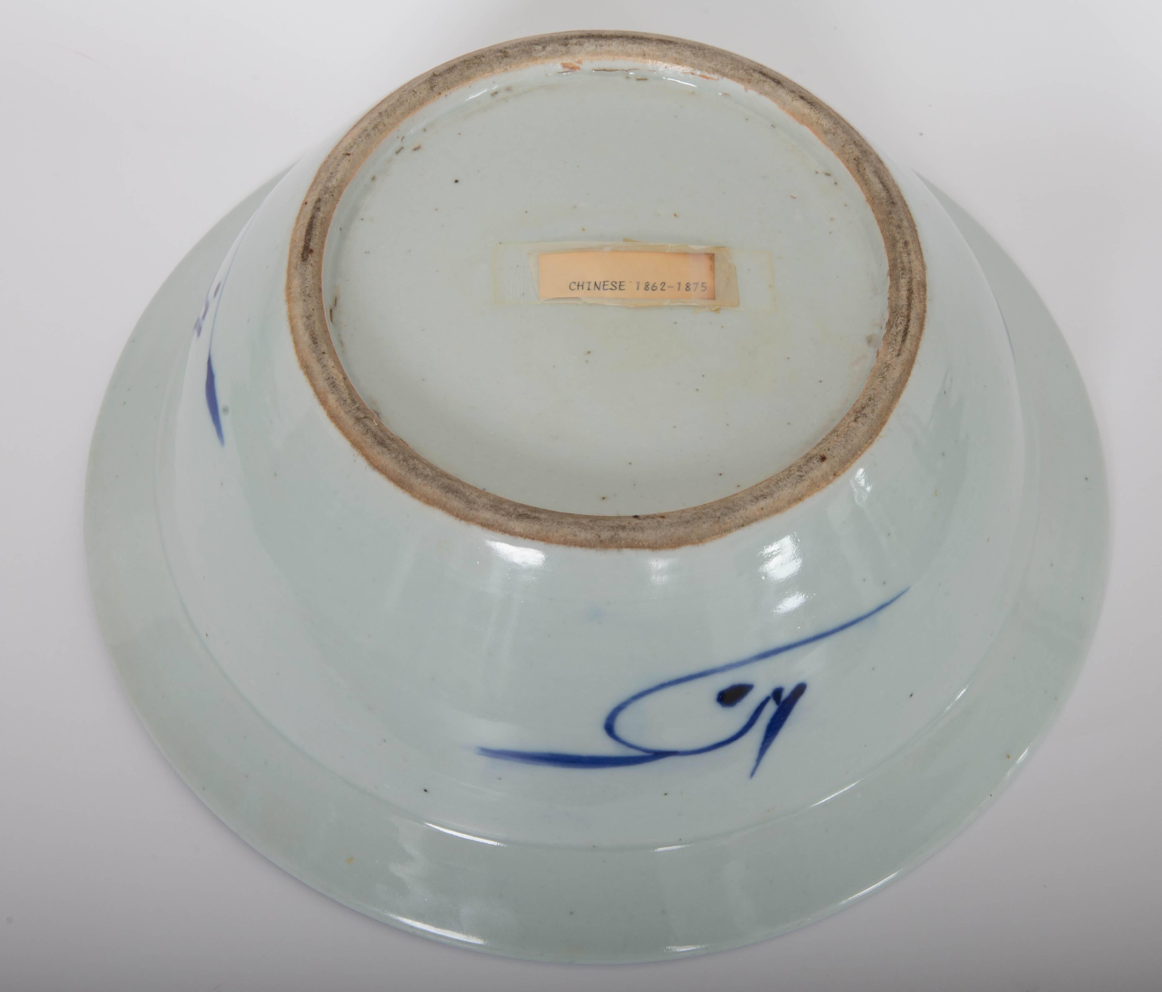Pair of Chinese Blue and White Bowls For Sale 4