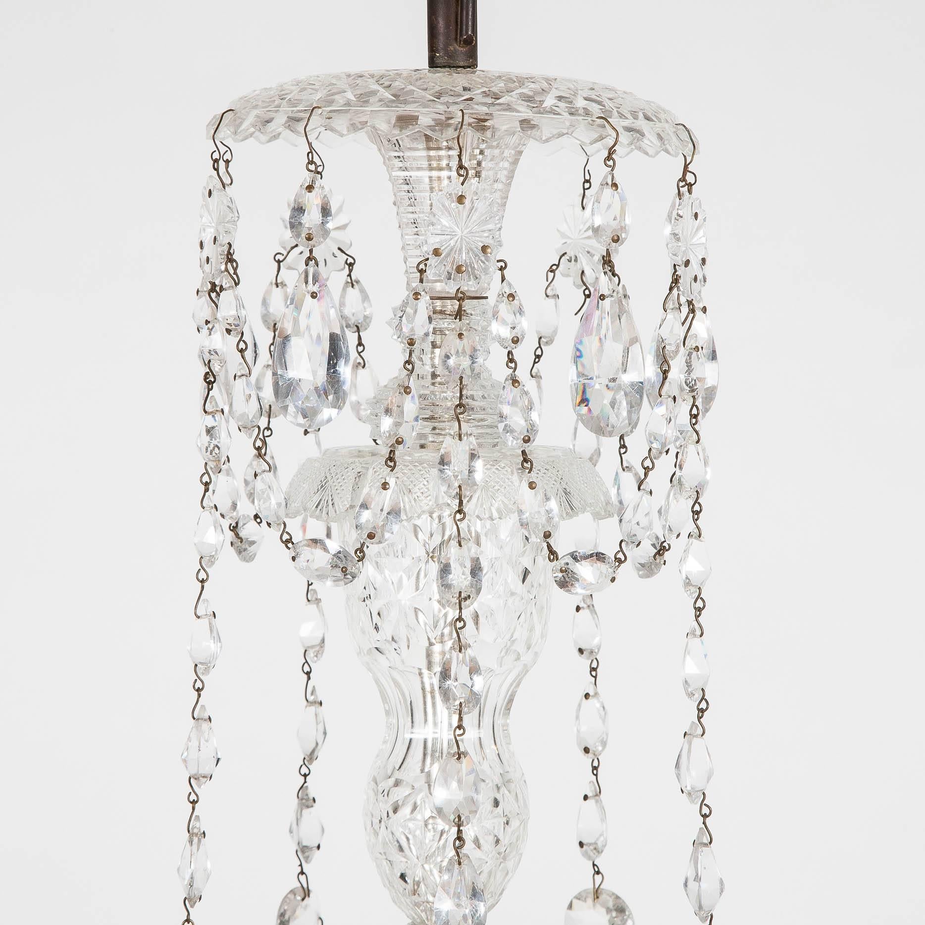 Edwardian Five-Light English Crystal Chandelier In Good Condition In London, GB