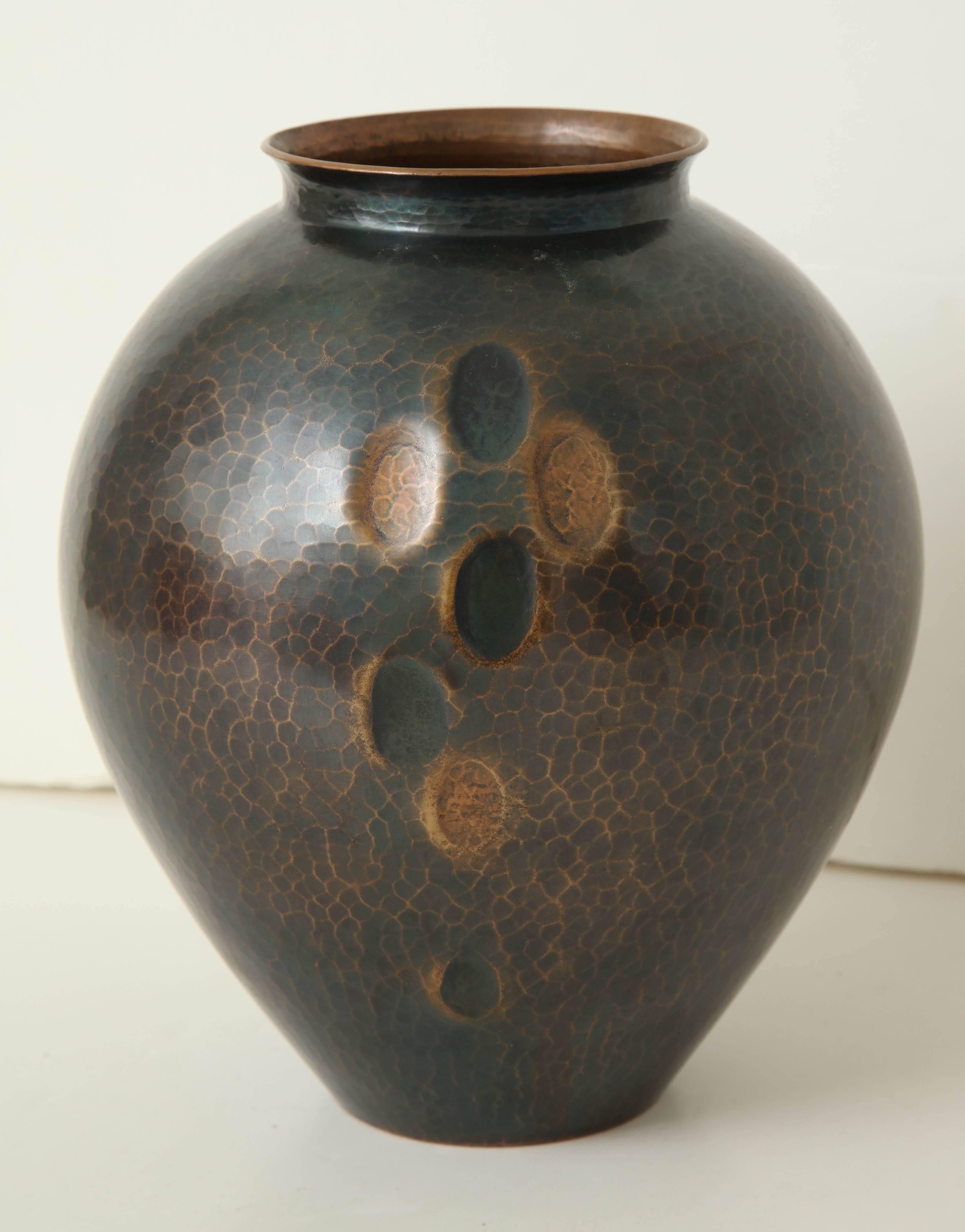 Japanese Art Deco Hammered Copper Vase In Excellent Condition In New York, NY