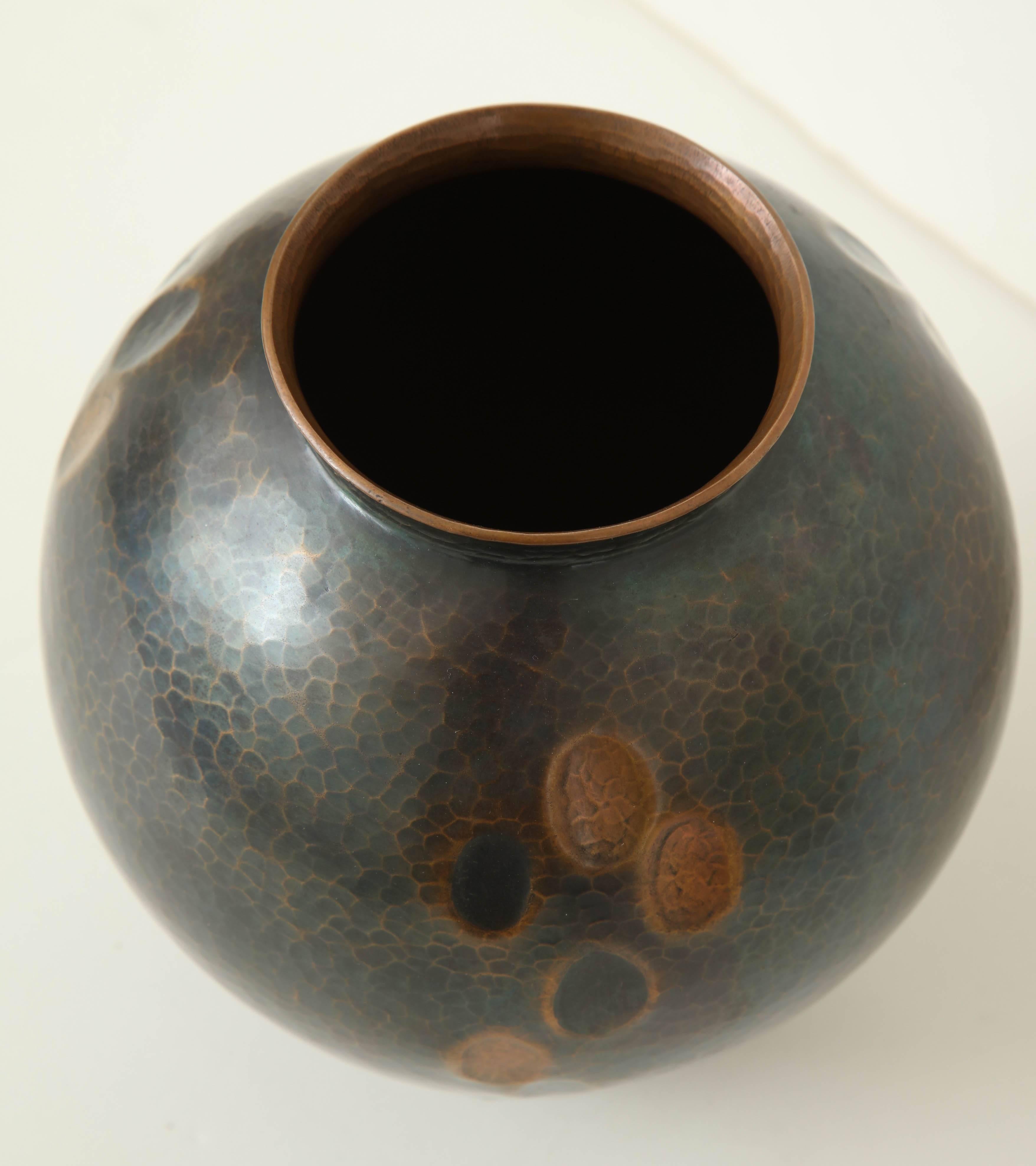 Japanese Art Deco Hammered Copper Vase 4