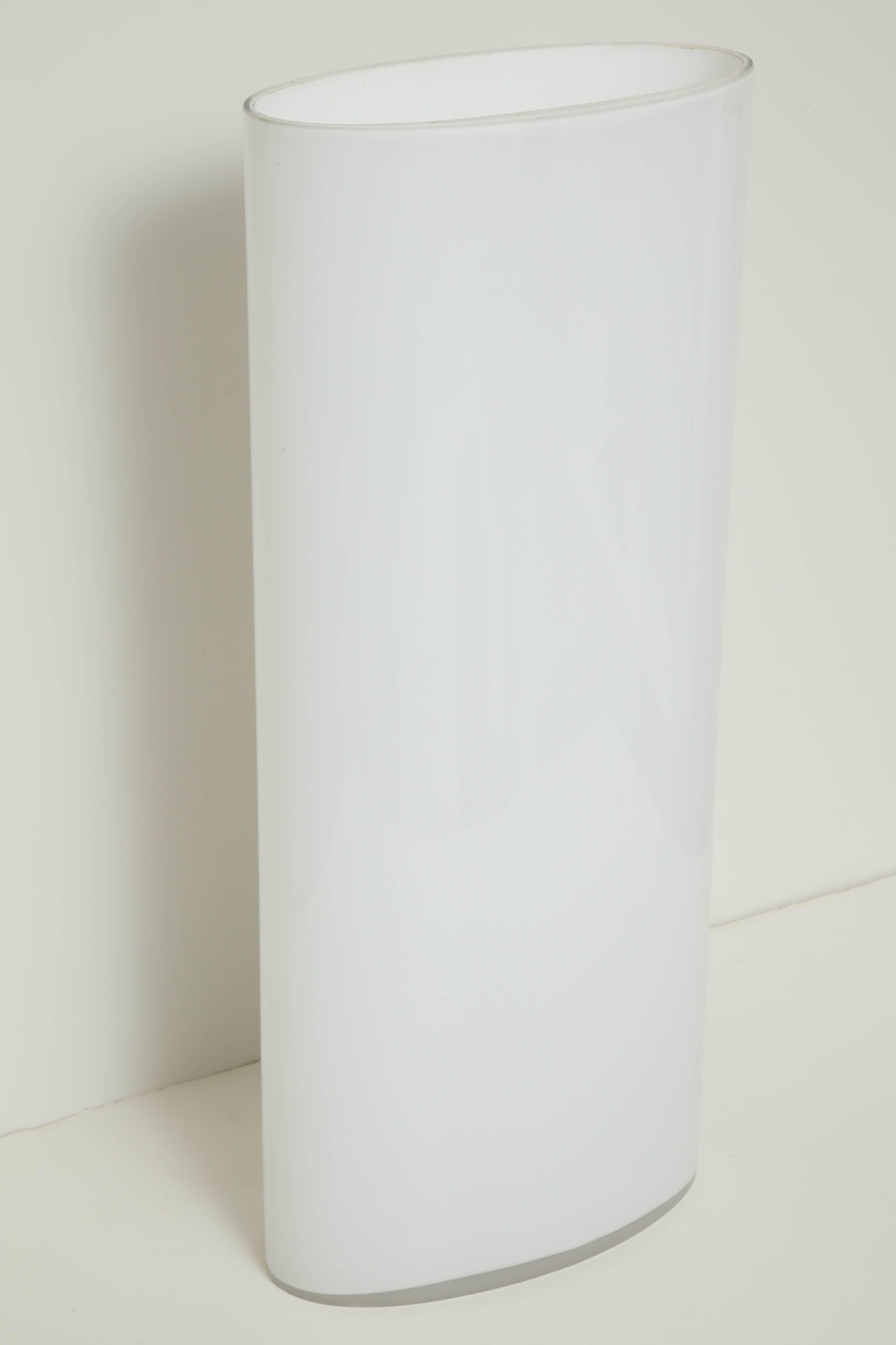 White Glass Narrow Oval Umbrella Stand In Excellent Condition For Sale In New York, NY