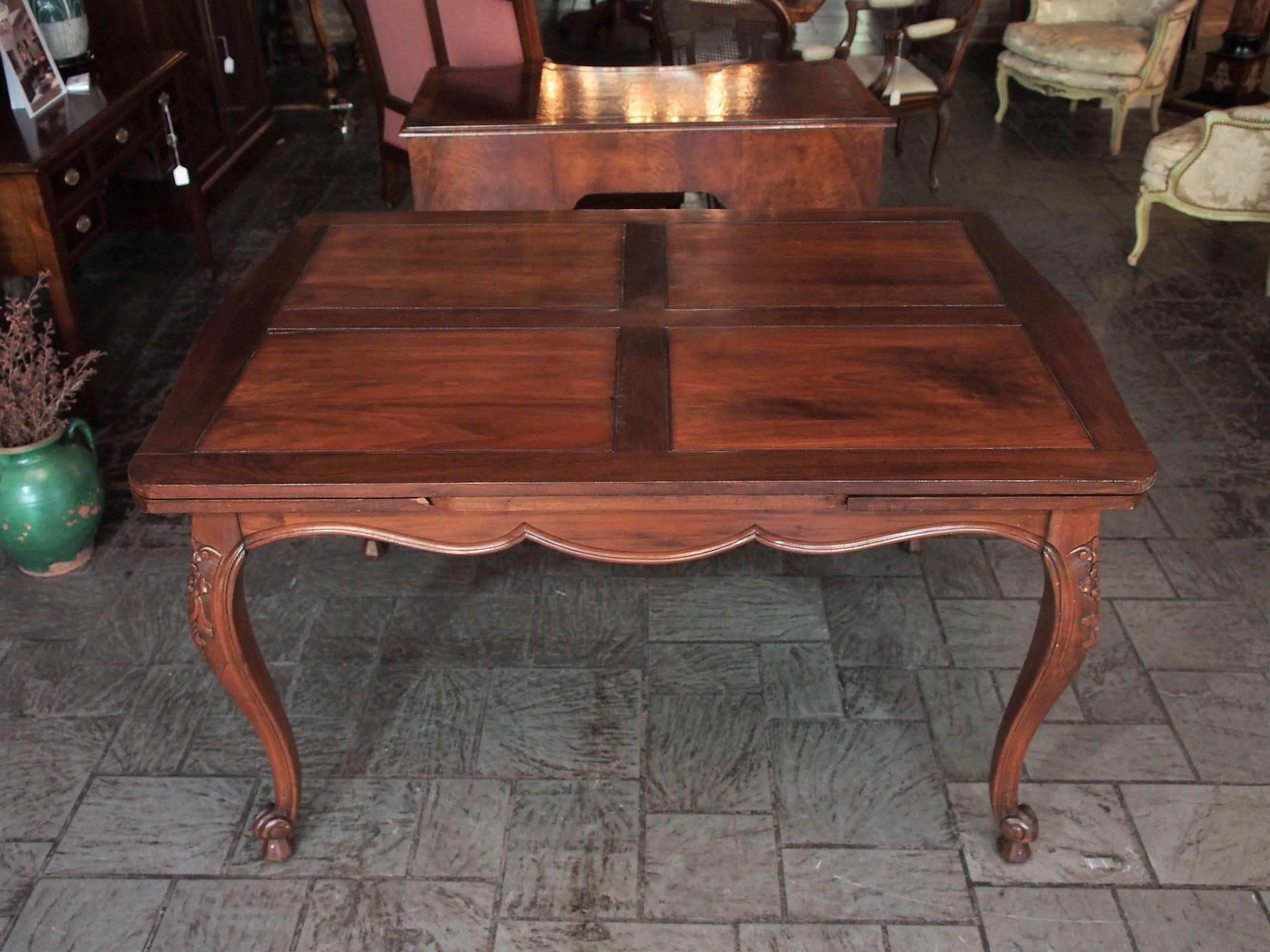 Late 19th Century Antique French Country Draw-Leaf Table Fruitwood and Mahogany