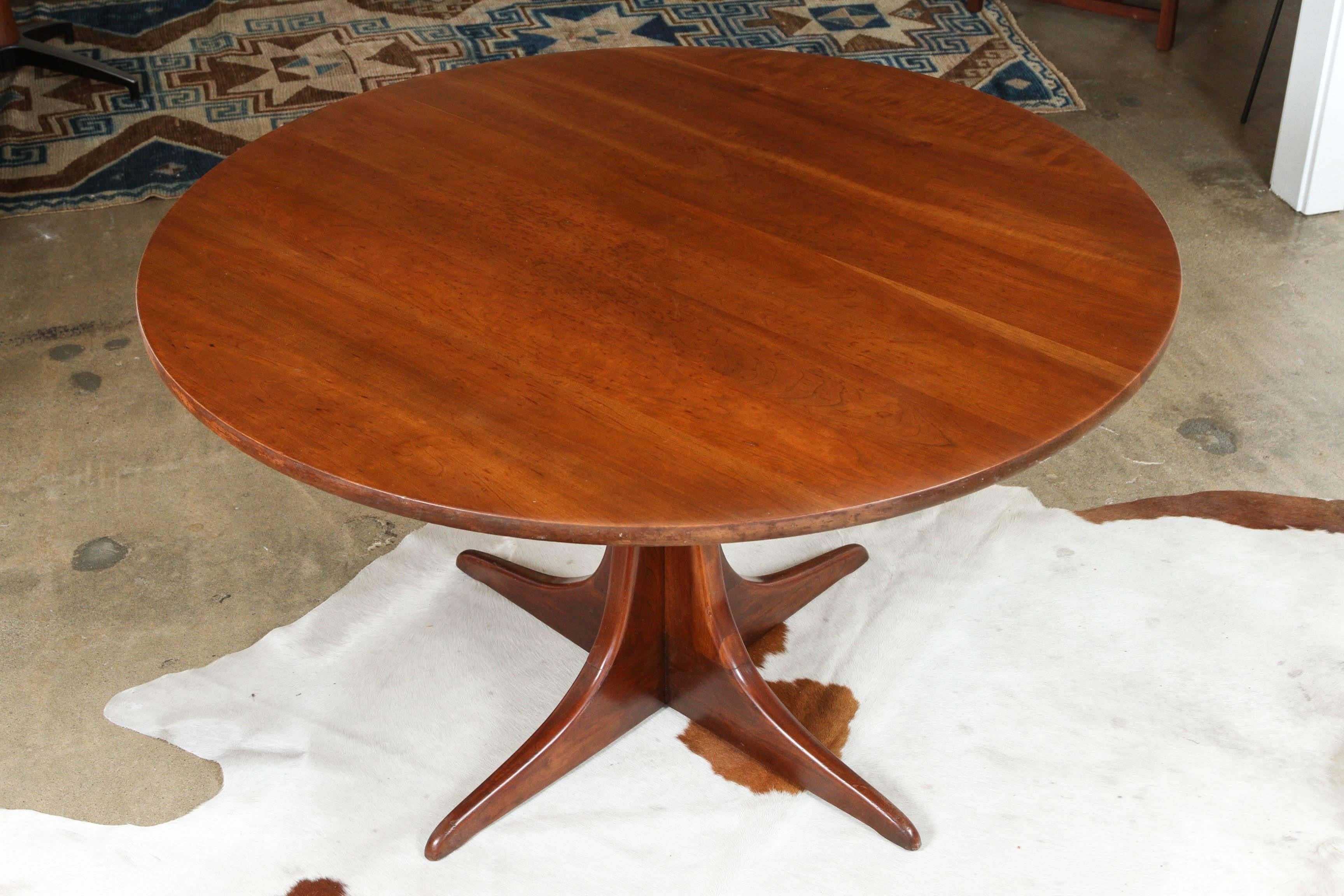 Heywood Wakefield Cliff House Mahogany Table with Four Swivel Armchairs In Excellent Condition In Santa Monica, CA