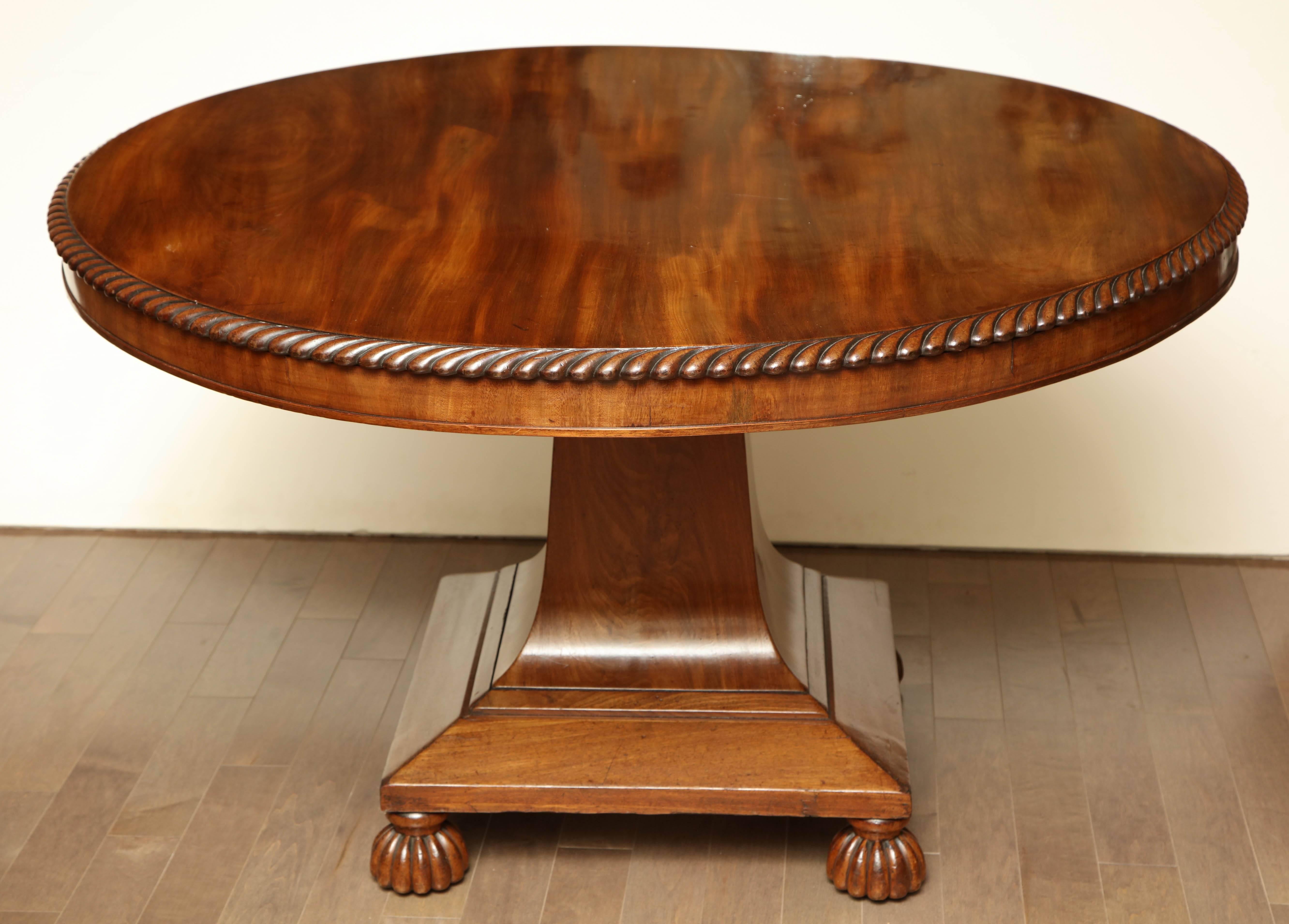 Exceptional, English Regency, Mahogany Center Table In Good Condition For Sale In New York, NY
