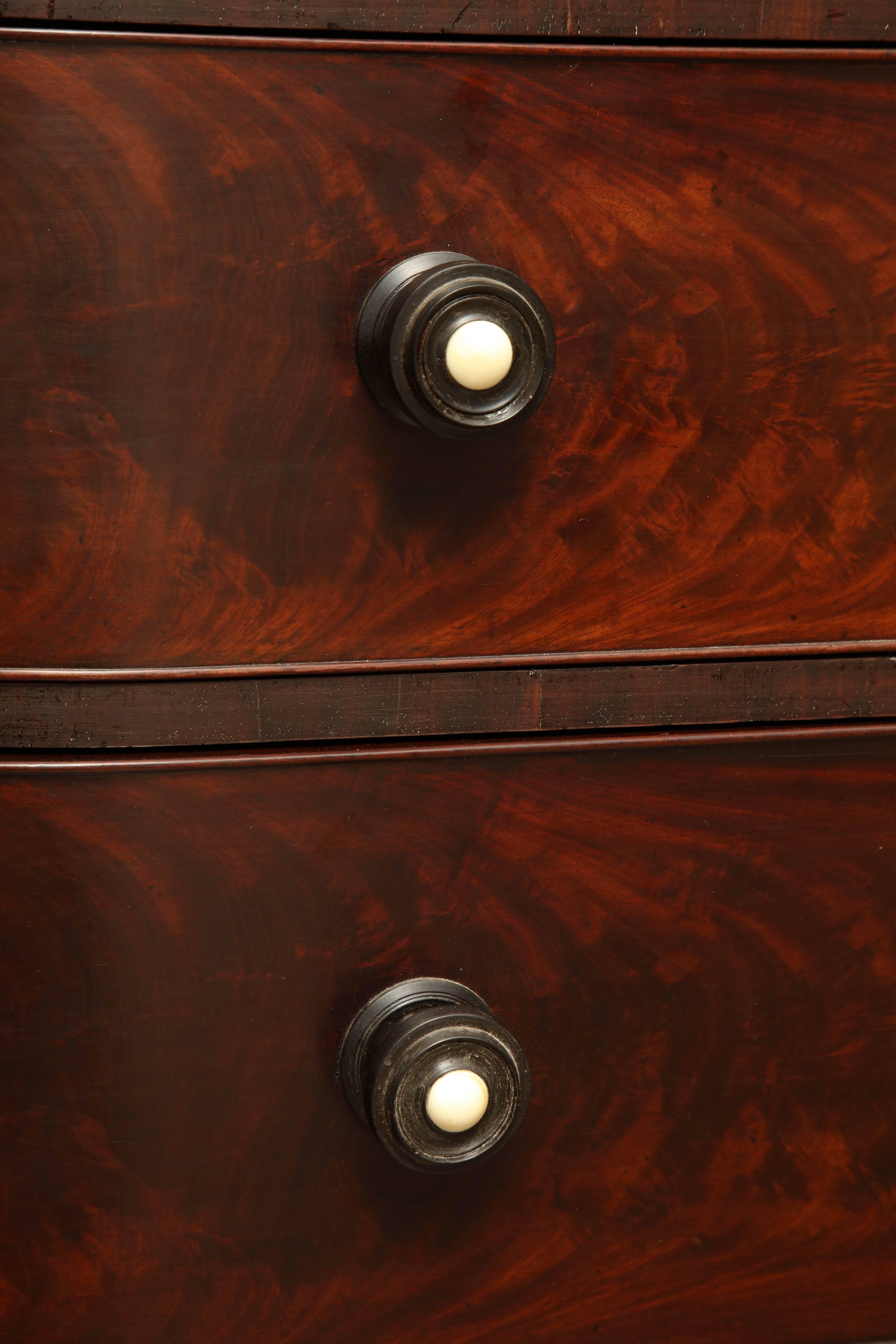 Mid-19th Century English, Mahogany Four-Drawer Chest In Excellent Condition In New York, NY