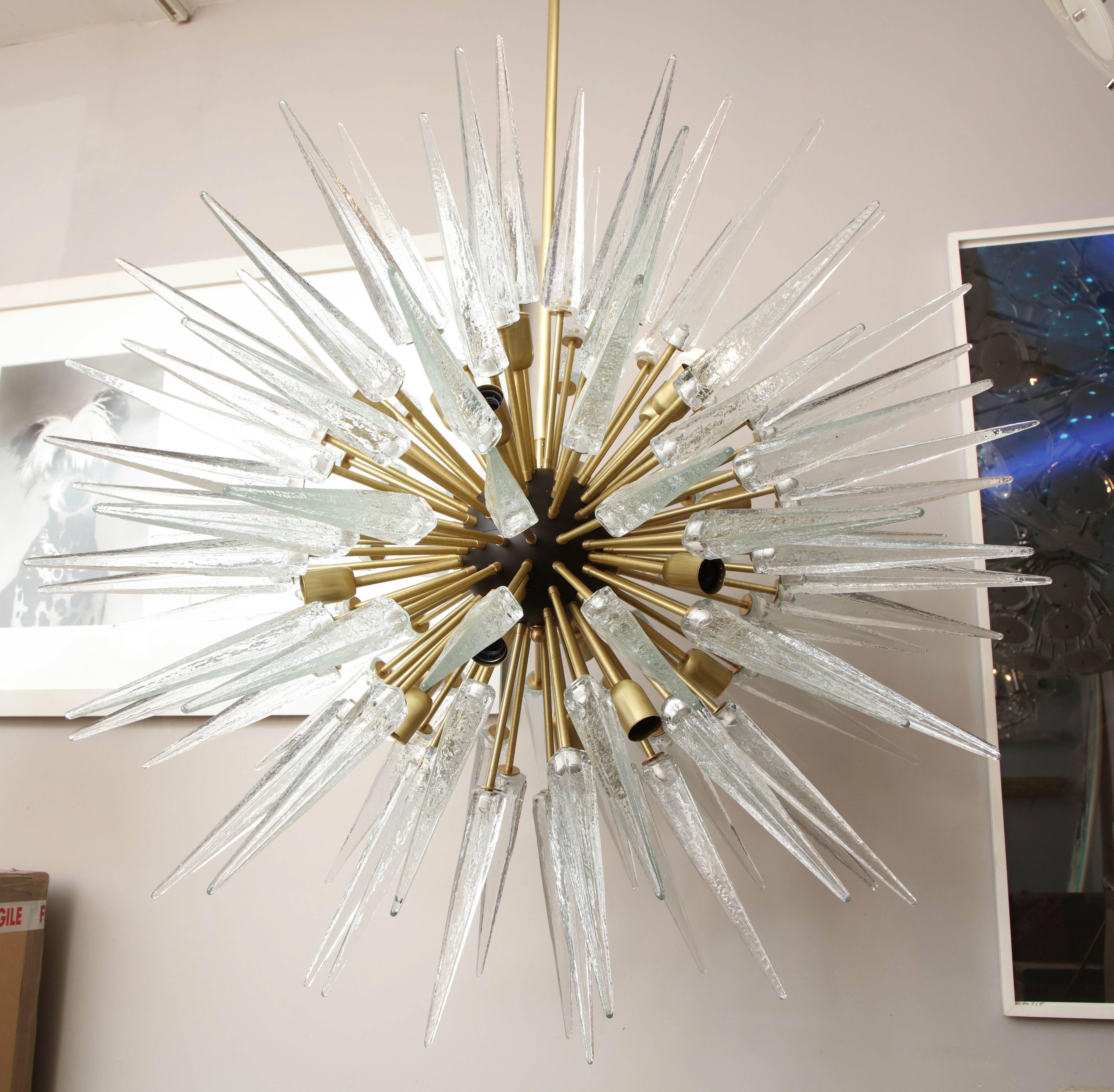 Superbe lustre Spoutnik en verre de Murano à pointes fait sur mesure en vente 3