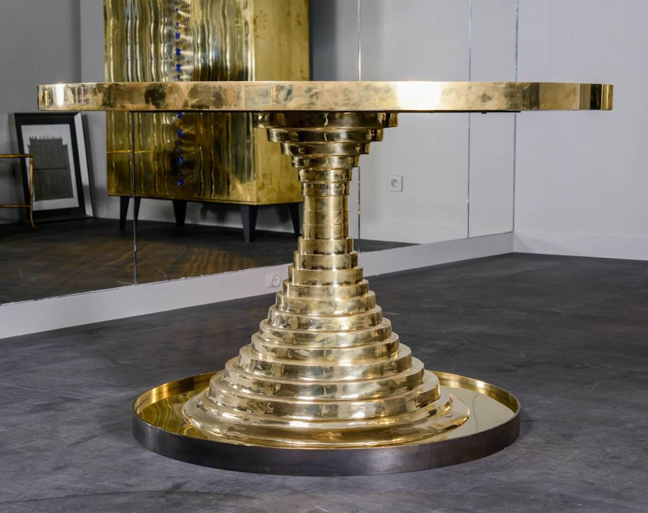 Large pedestal with the top in onyx Meteorite, sculpted brass basement