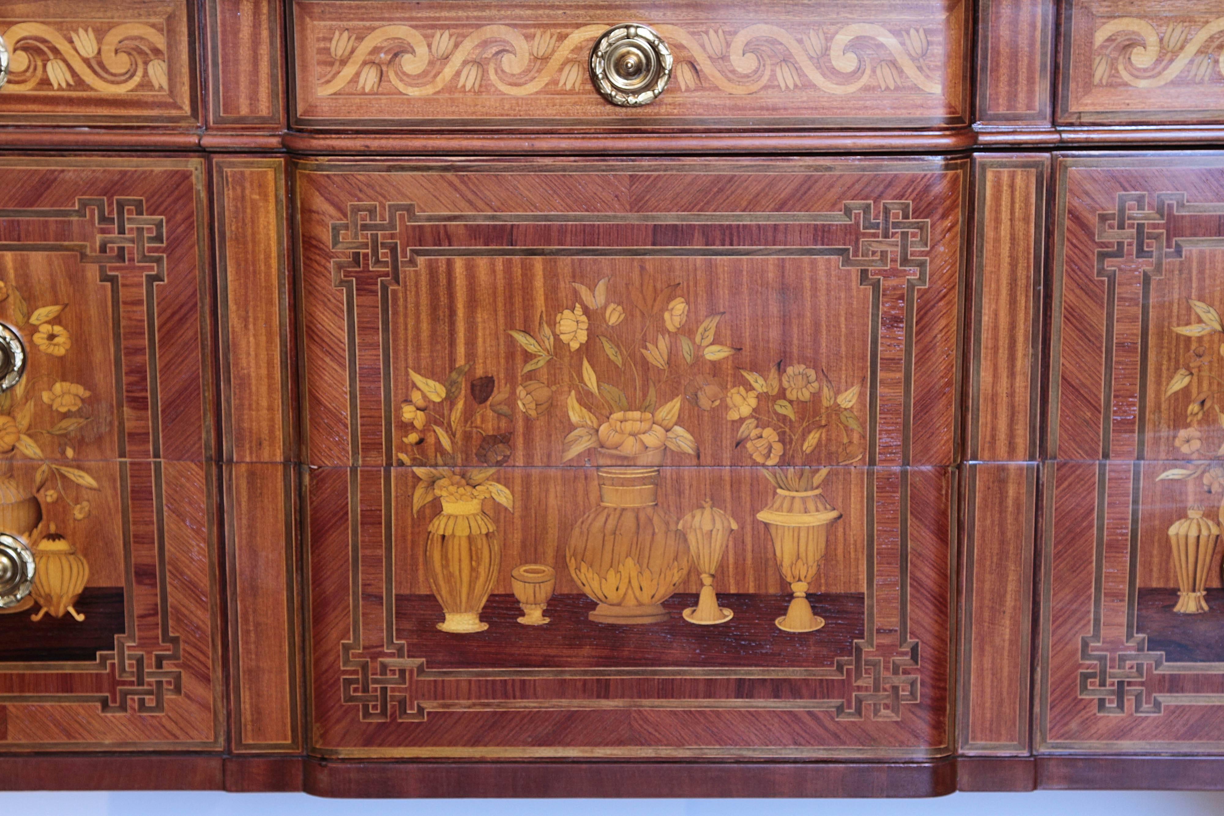 Pair of Late 19th Century French Louis XV Marquetry Commodes 1