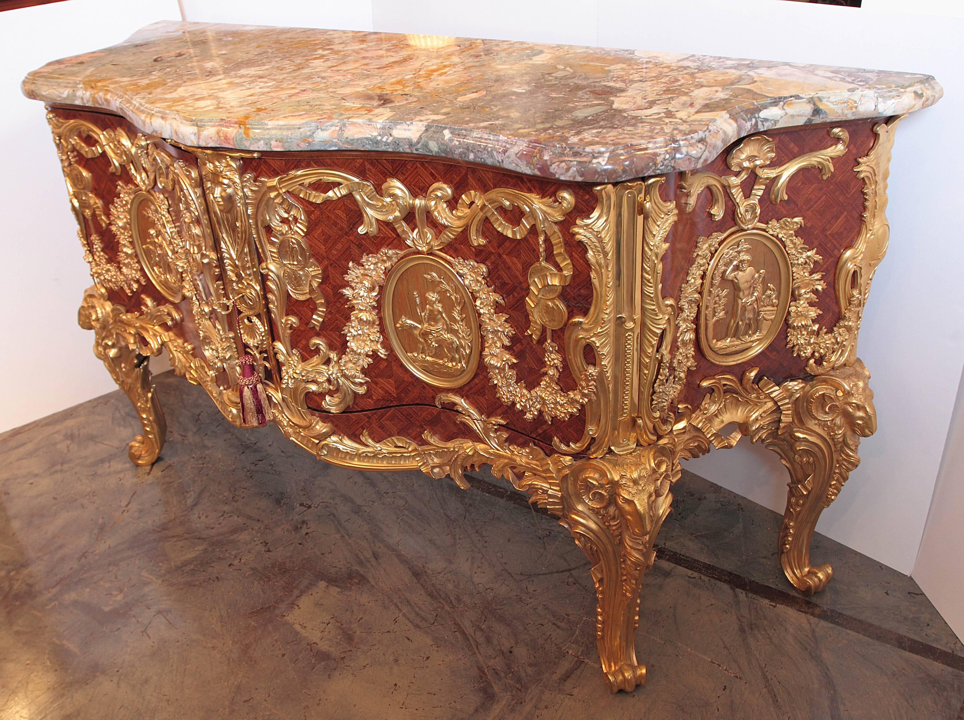 Louis XVI 19th Century Fine French Commode after Antoine Robert Gaudreaus