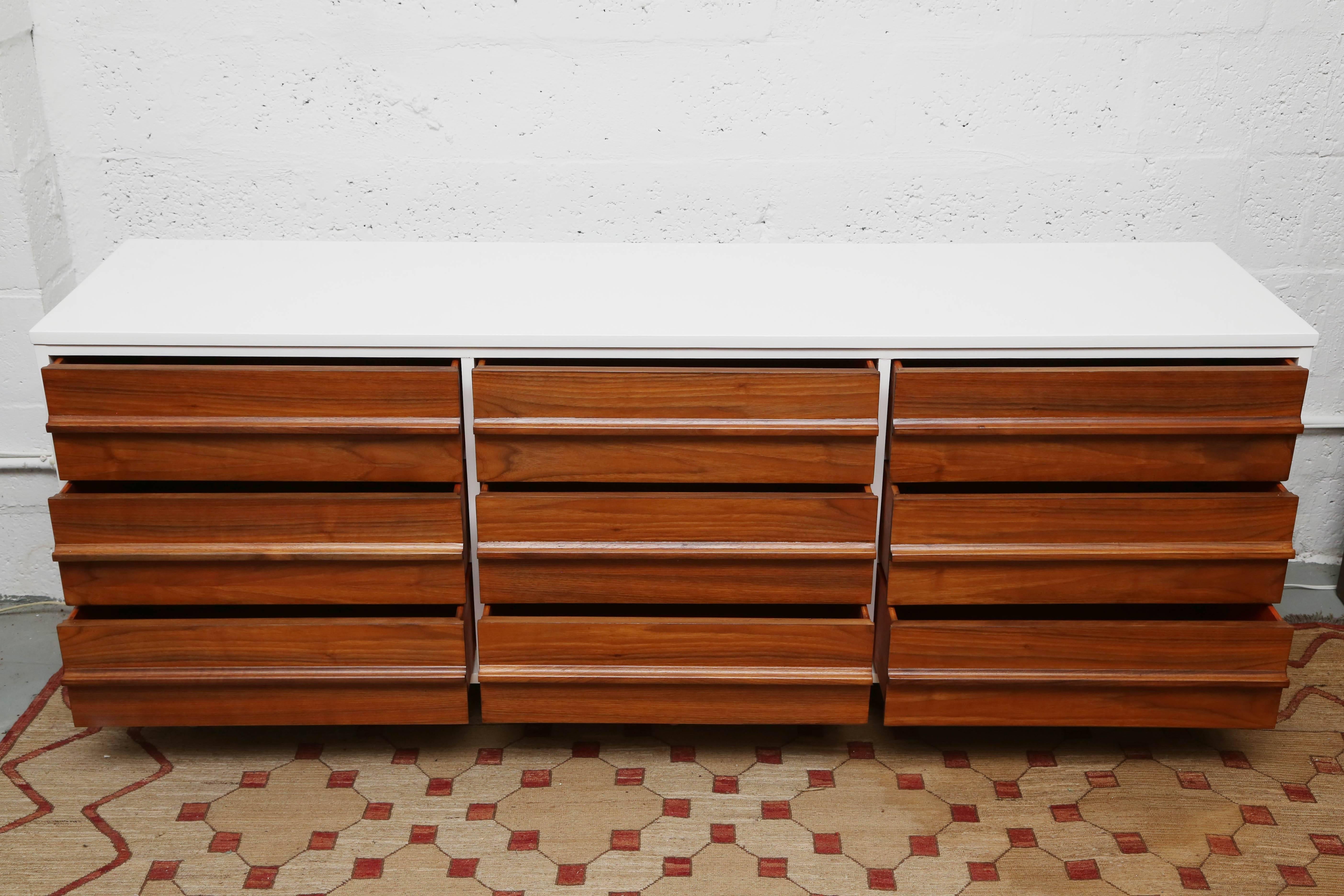 Vic Art Credenza in Natural and White Lacquer, 1960s, USA at 1stDibs