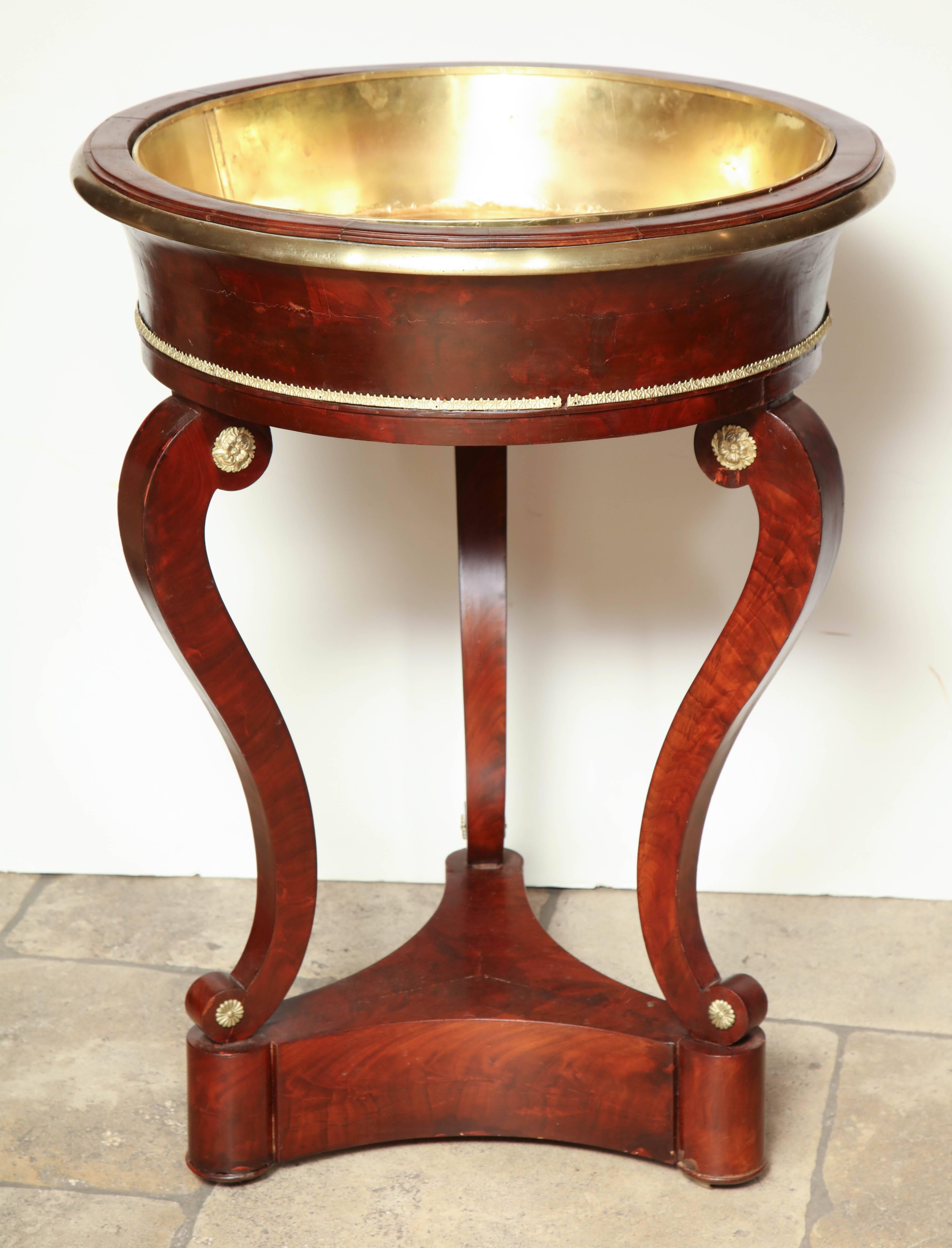 French Empire Mahogany Jardinière In Excellent Condition In Westwood, NJ