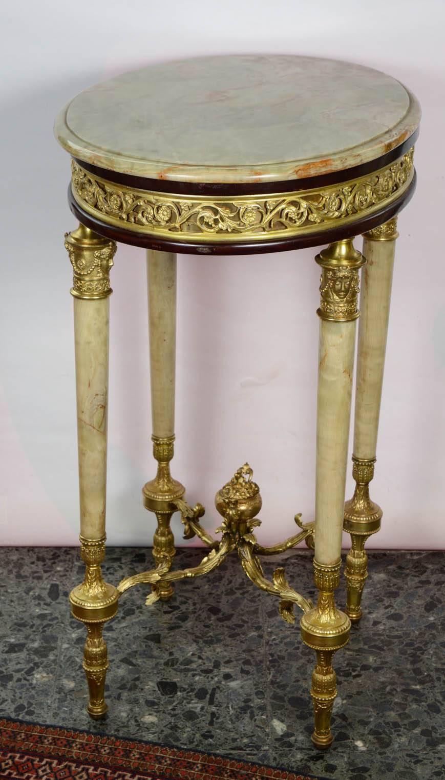 Very Unusual Pedestal Table in Onyx and Bronze In Good Condition For Sale In Paris, FR